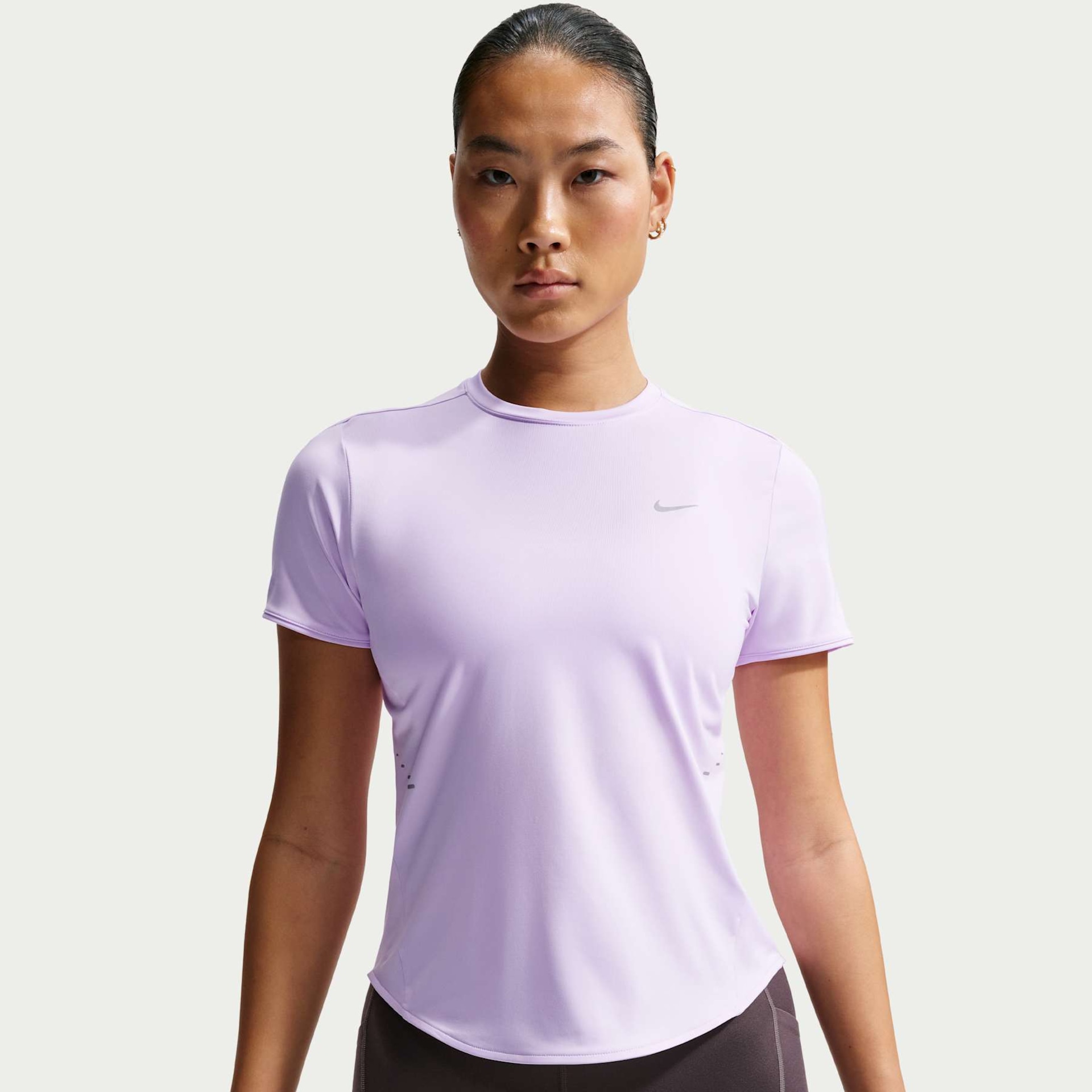 Camiseta Nike Dri-FIT Swift Feminina - Foto 1