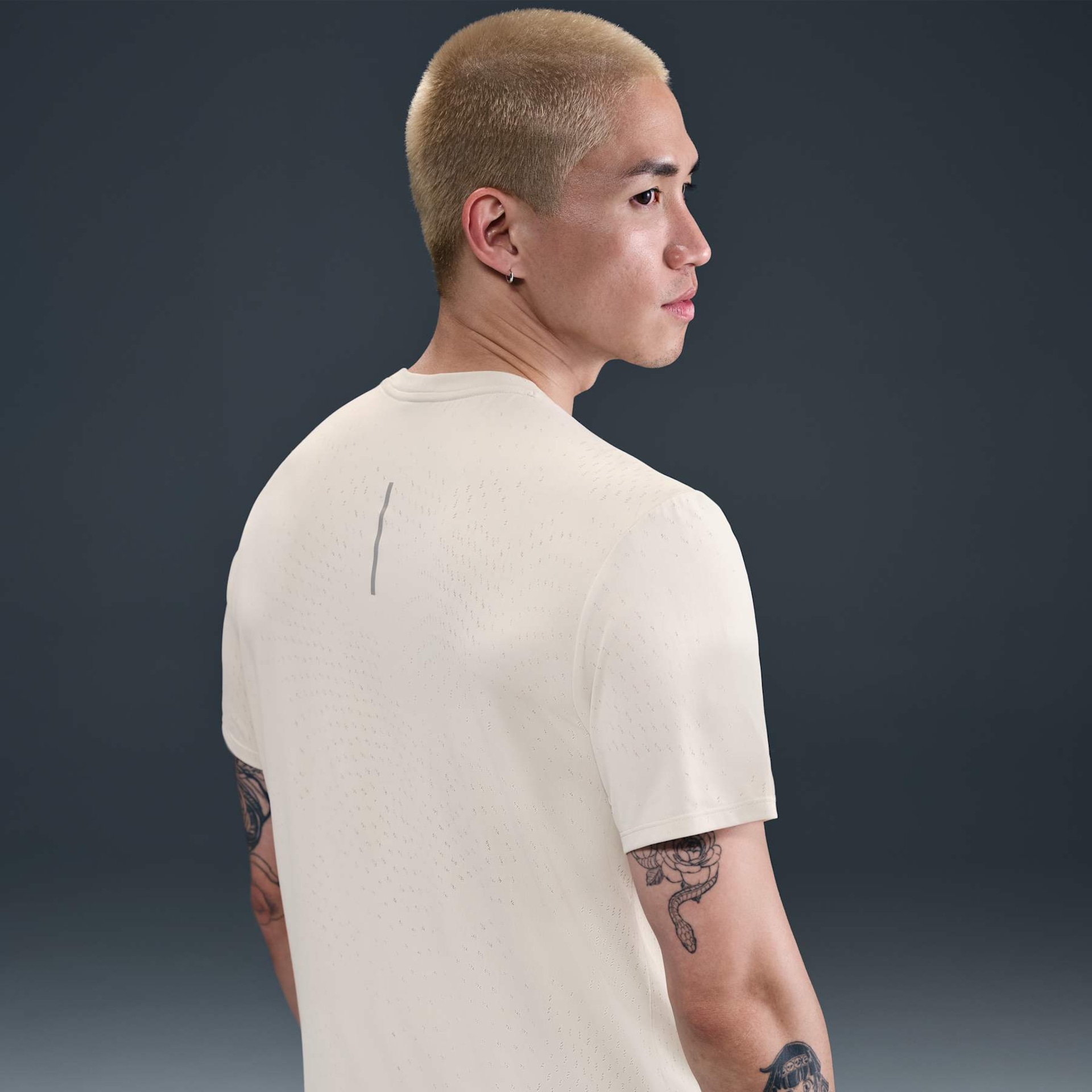 Camiseta Nike Dri-FIT Run Division Masculina - Foto 2