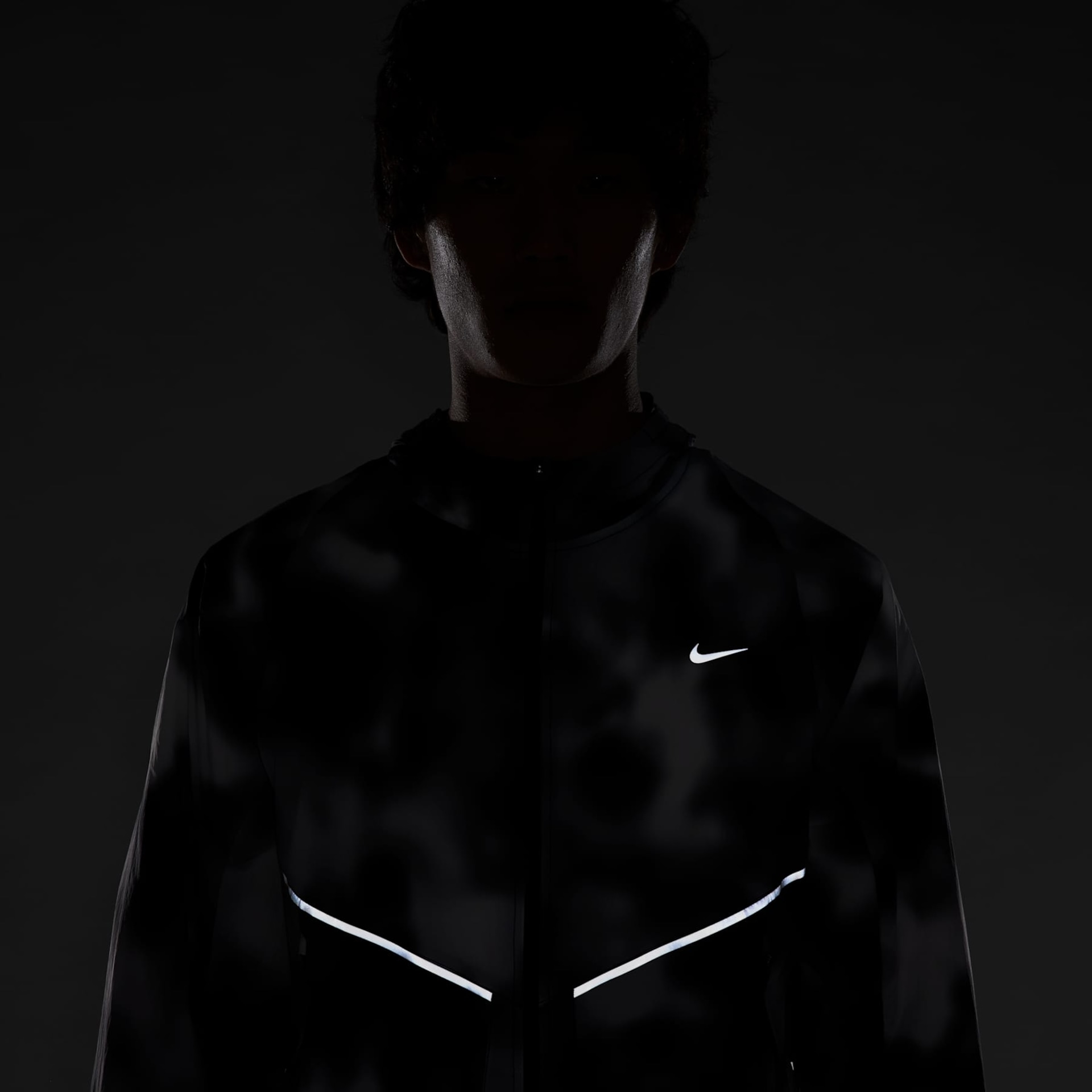 Jaqueta Nike Running Division UV Masculina - Foto 10