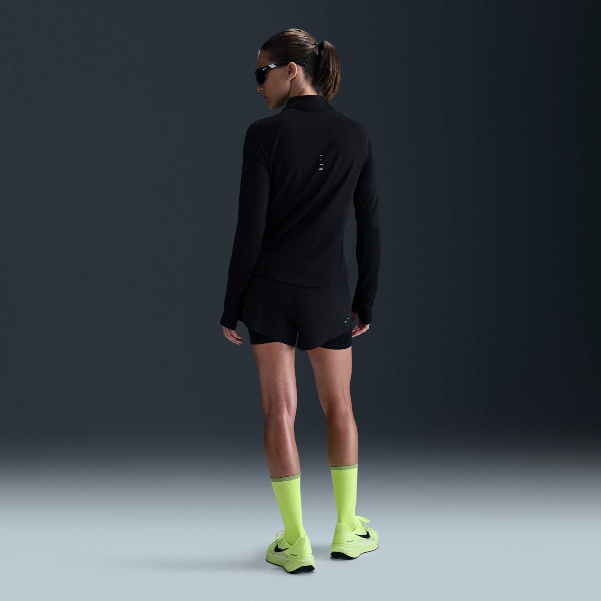 Camiseta Nike Dri-FIT Feminina - Foto 5