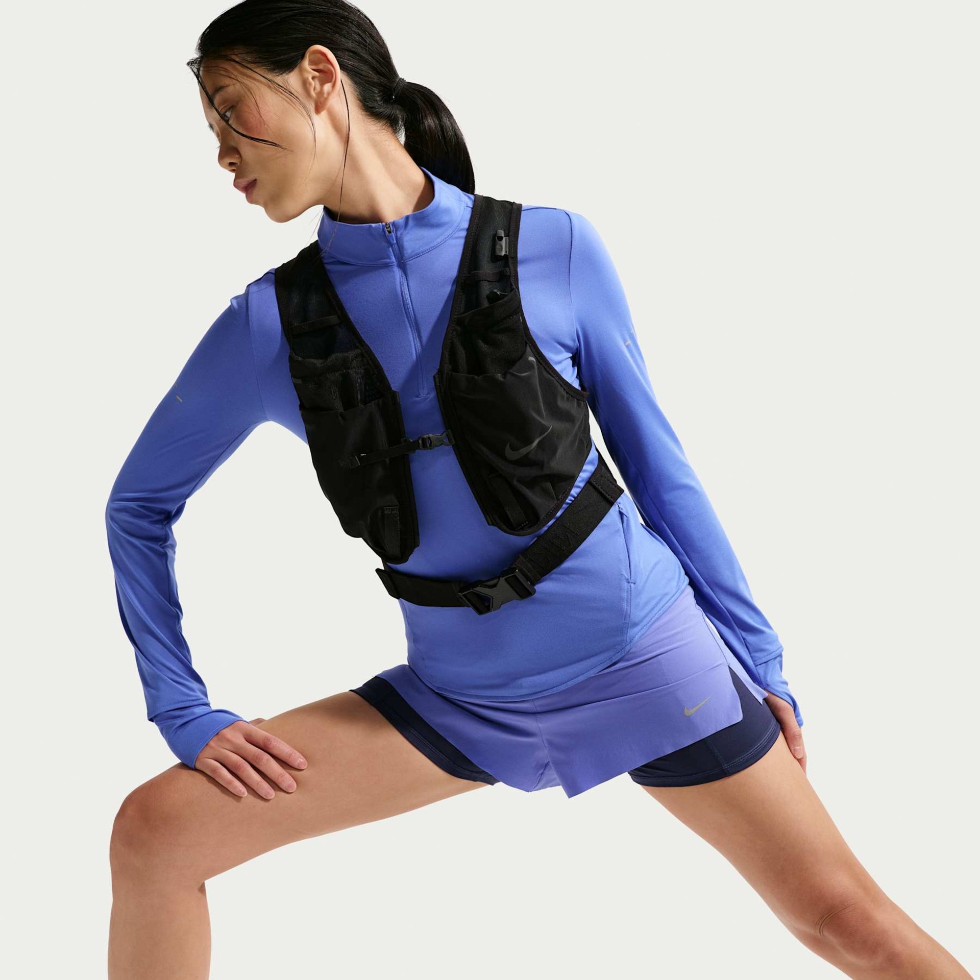 Camiseta Dri-FIT Nike Manga Loga Swift Feminina - Foto 3