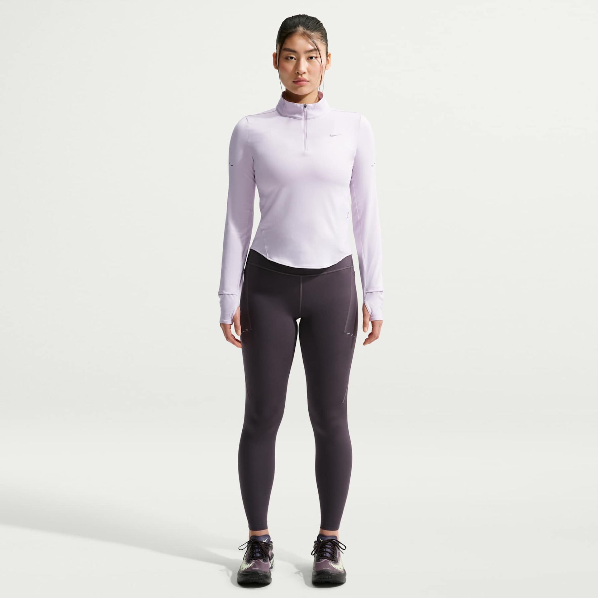 Camiseta Dri-FIT Nike Manga Loga Swift Feminina - Foto 4
