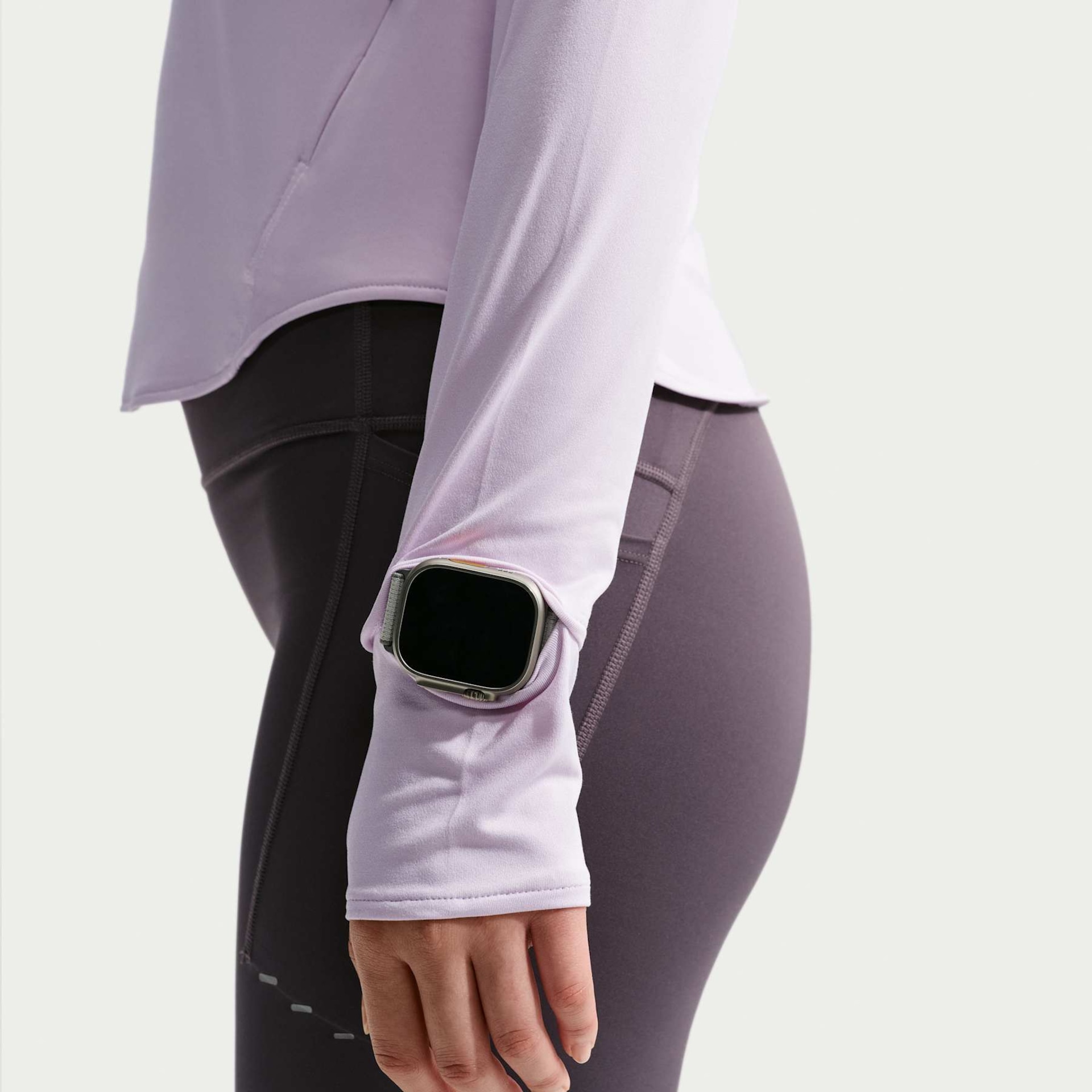Camiseta Dri-FIT Nike Manga Loga Swift Feminina - Foto 6