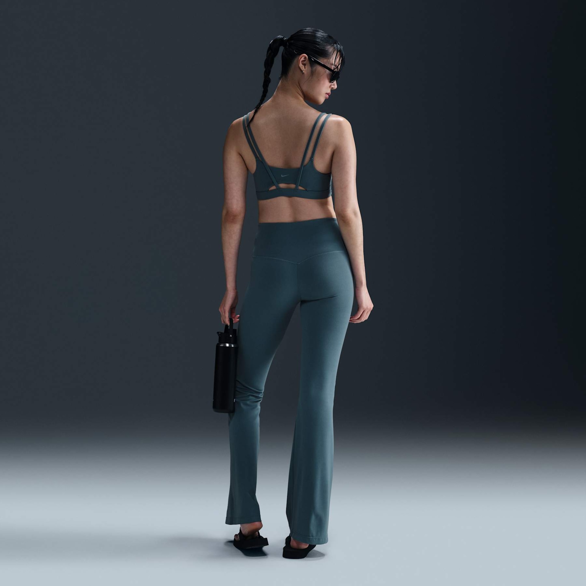 Legging Nike Zenvy Flare Feminina - Foto 4