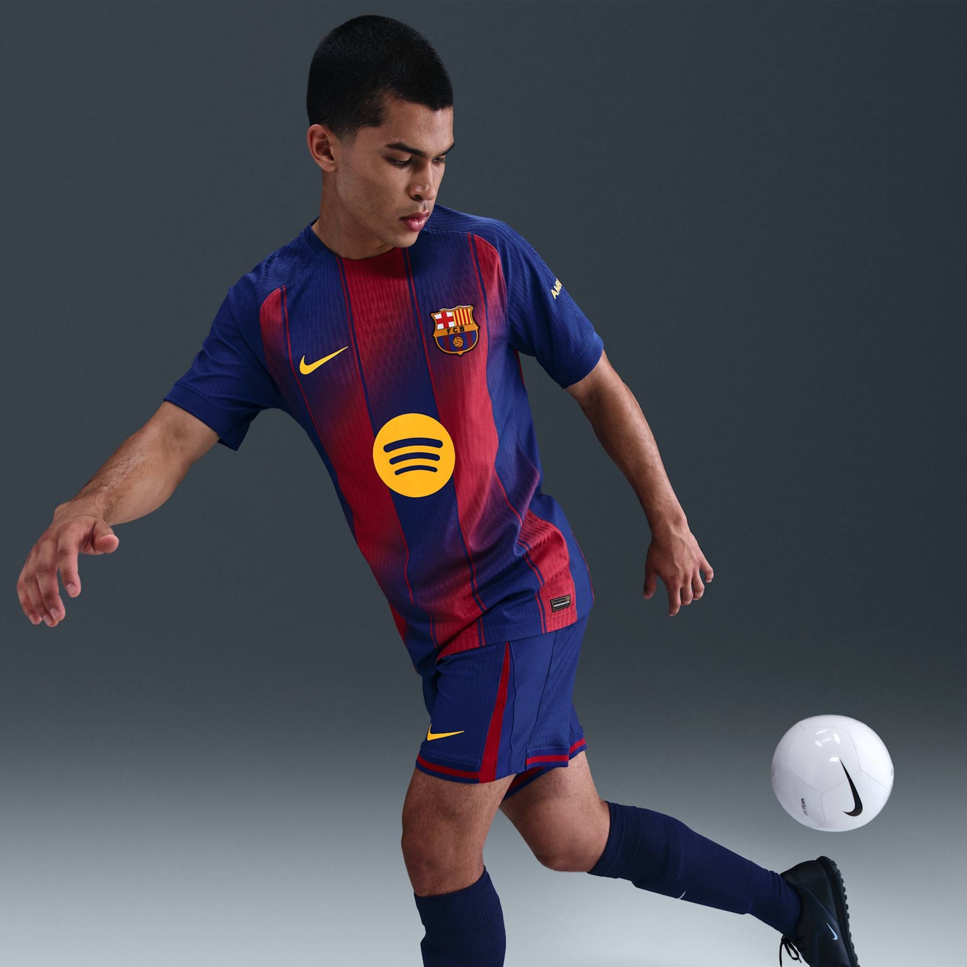 Camisa Barcelona Nike I 2025/26 Jogador Masculina - Foto 3