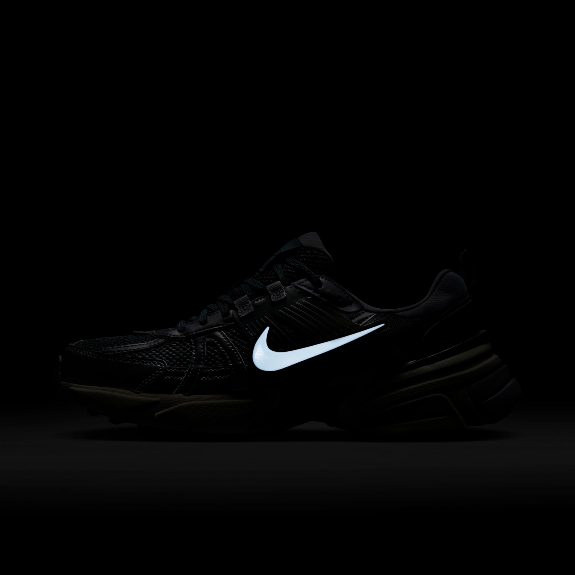 Tênis Nike V2K RUN Masculino - Foto 9