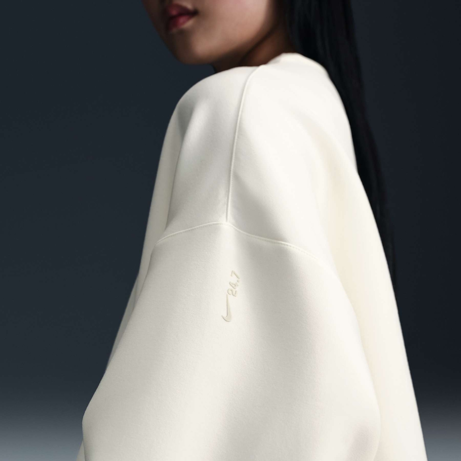 Blusão Nike Crew Soft Knit 24.7 Feminino - Foto 6