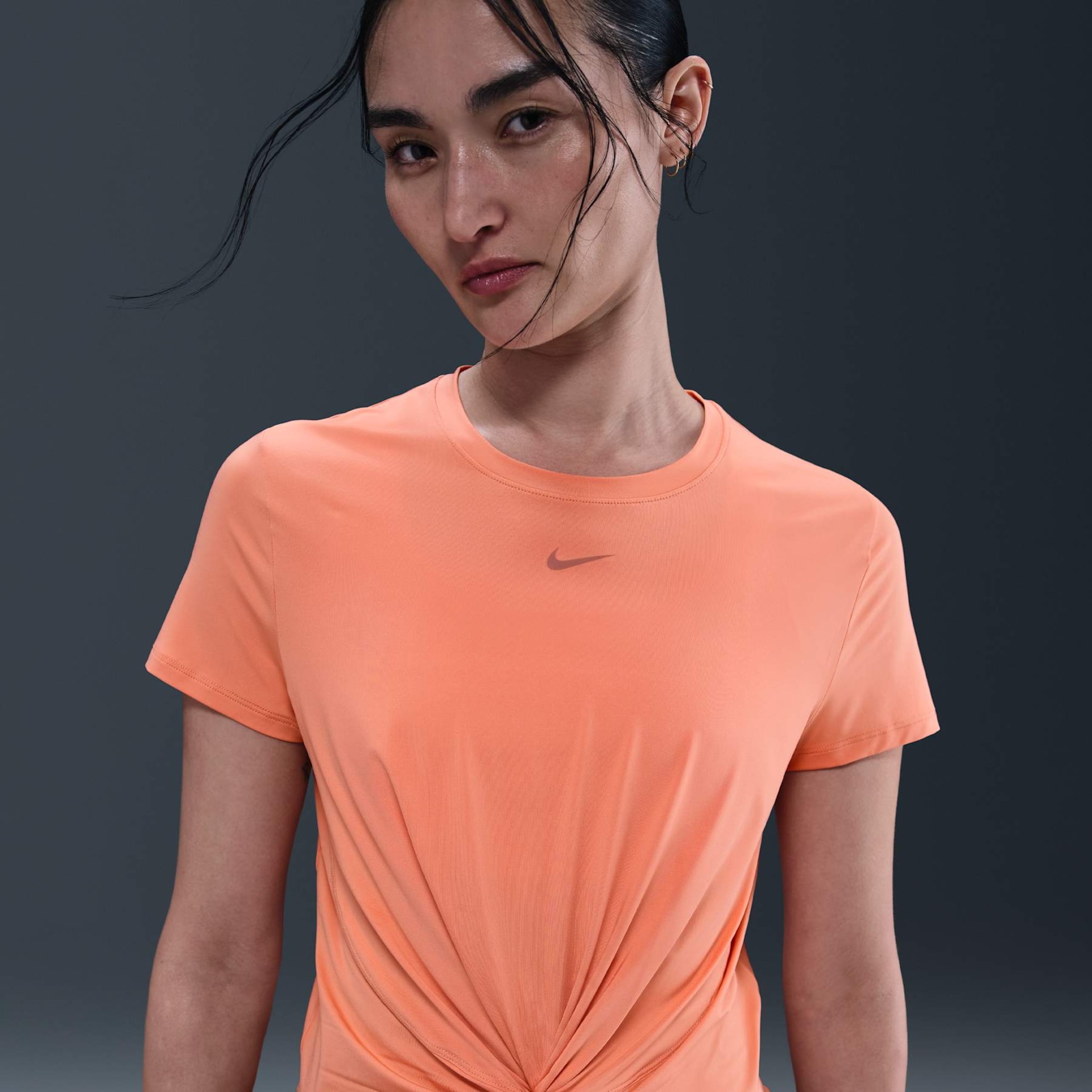 Imagem principal de Camiseta Nike One Classic Cropped Feminina