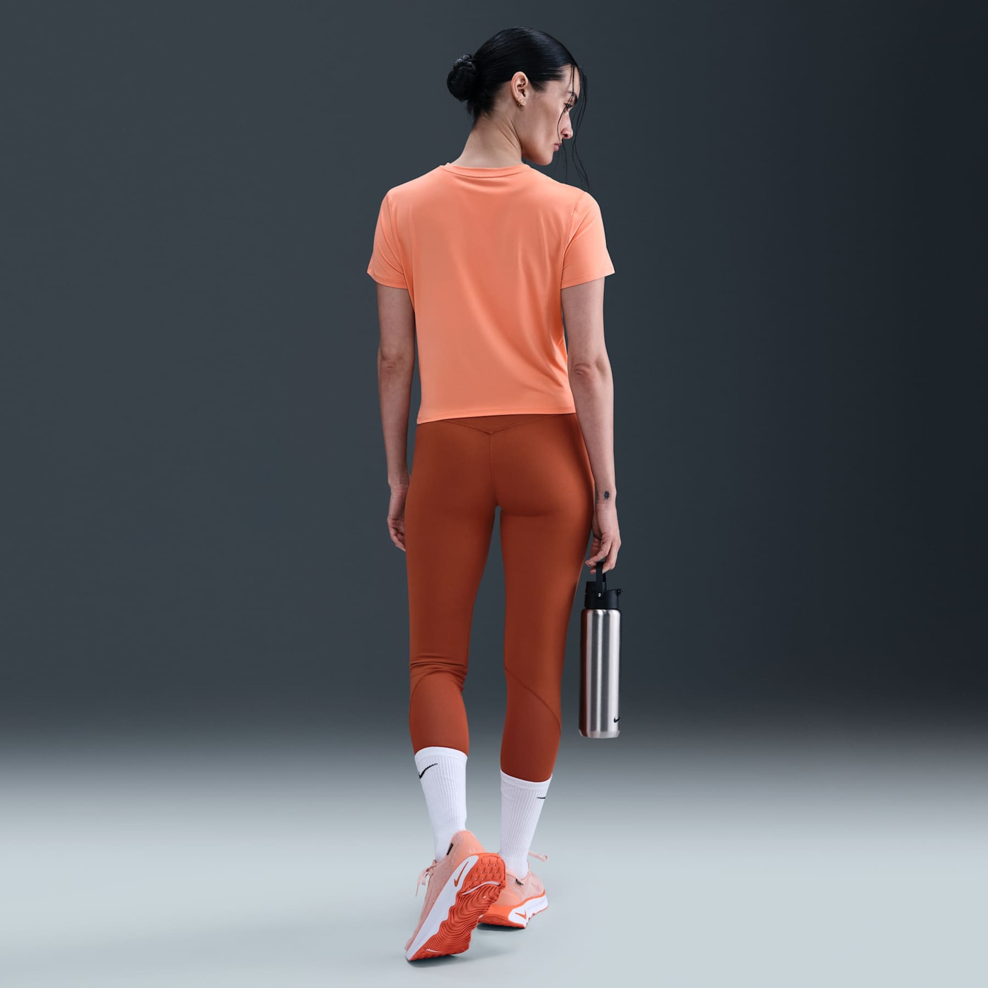 Camiseta Nike One Classic Cropped Feminina - Foto 5