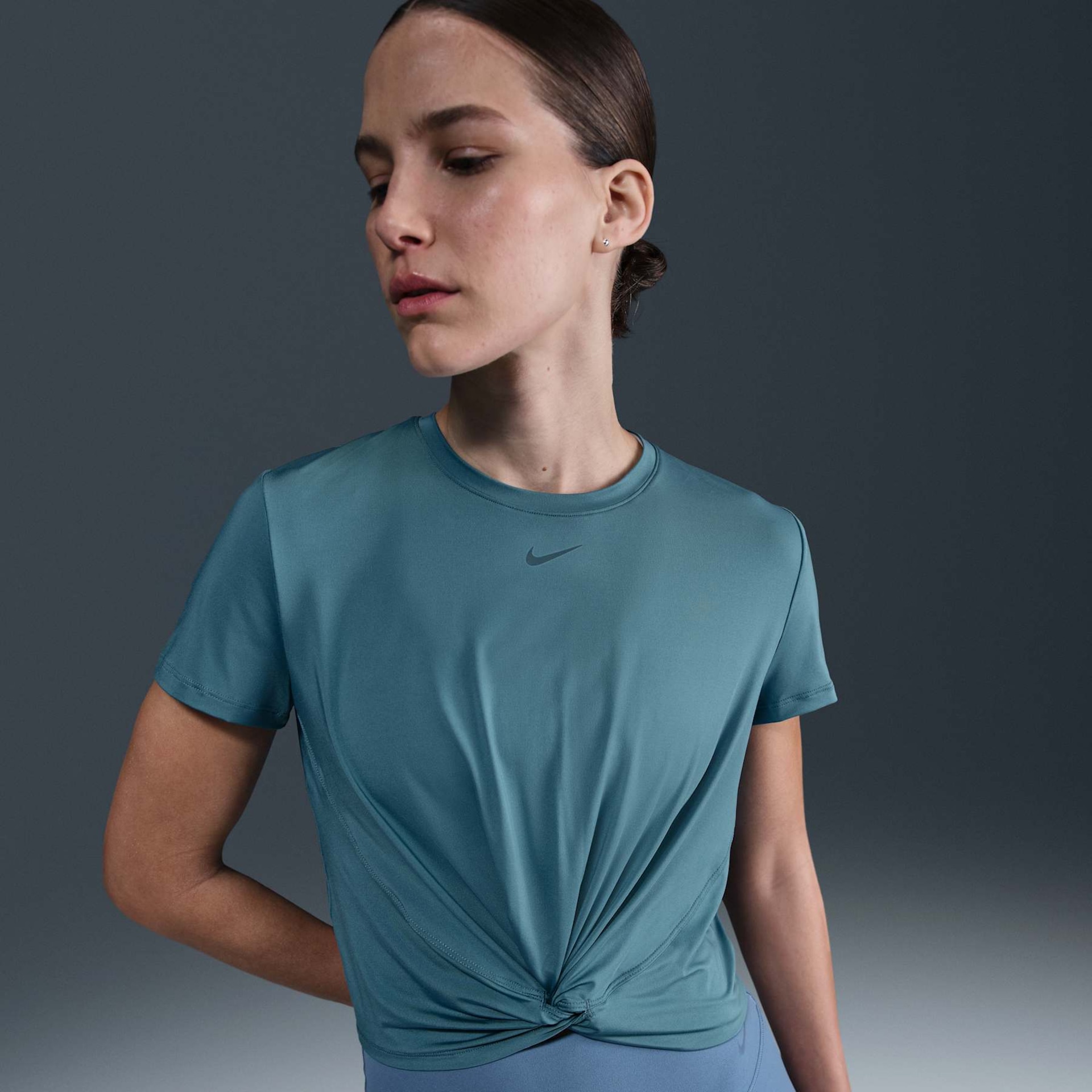 Imagem principal de Camiseta Nike One Classic Cropped Feminina