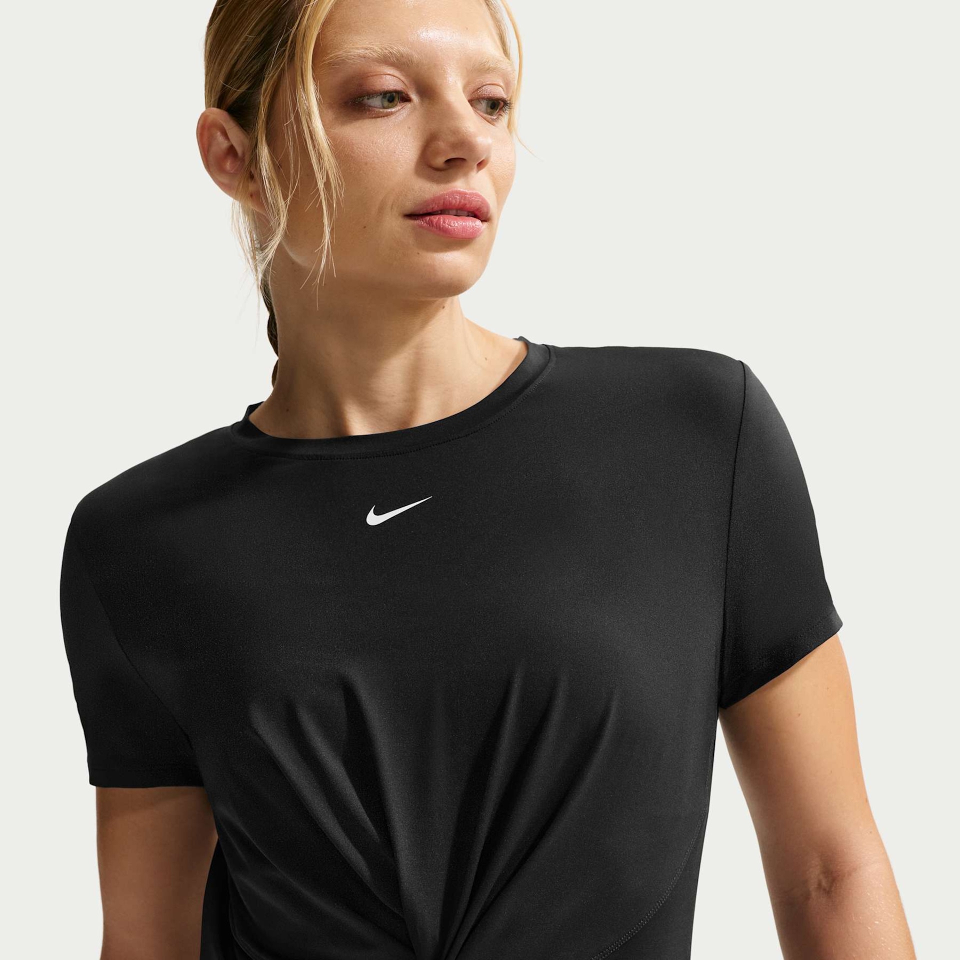 Camiseta Nike One Classic Cropped Feminina - Foto 1