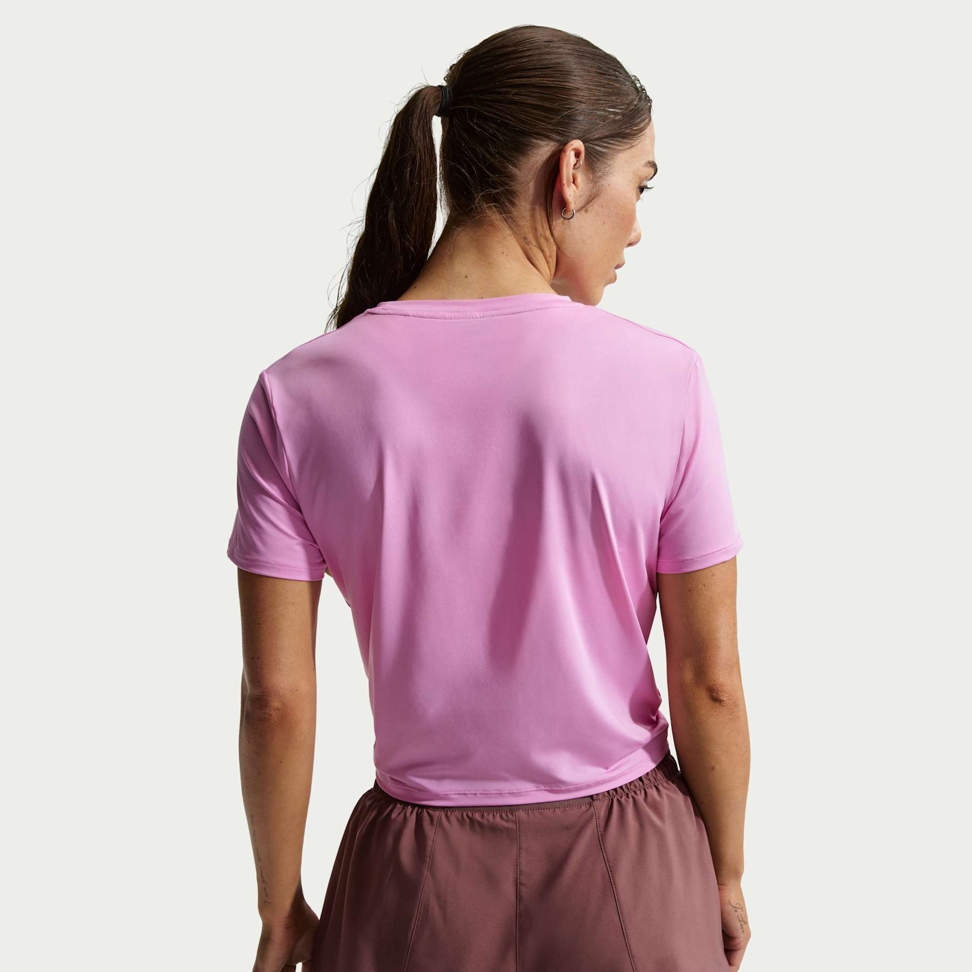 Camiseta Nike One Classic Cropped Feminina - Foto 2