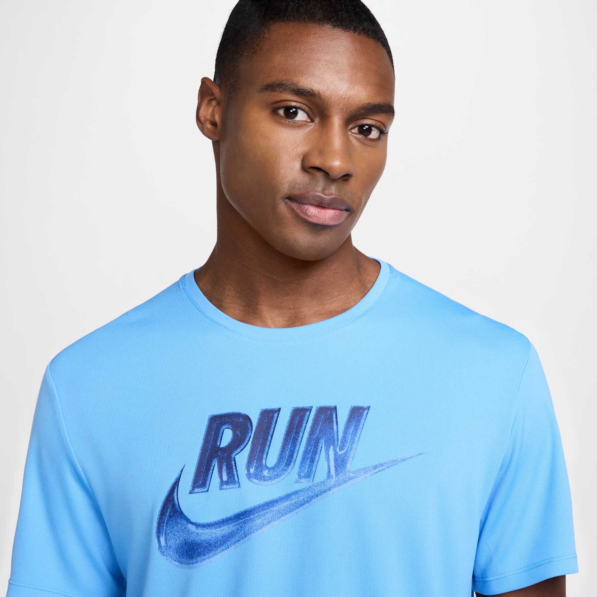 Camiseta Nike Run Energy Masculina - Foto 3