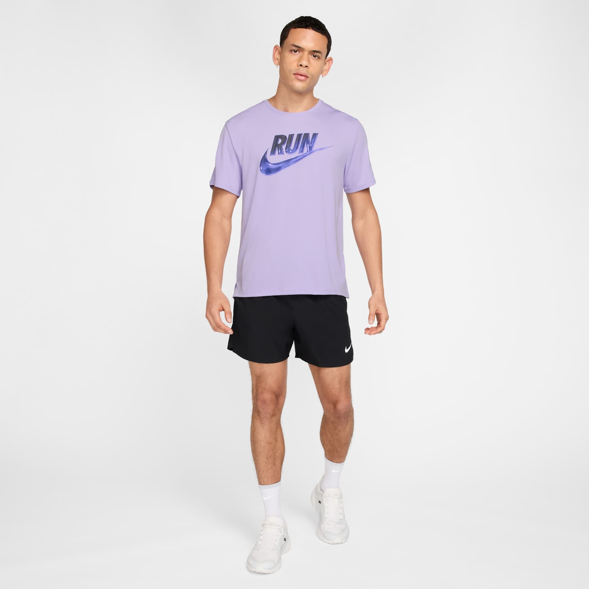Camiseta Nike Run Energy Masculina - Foto 5