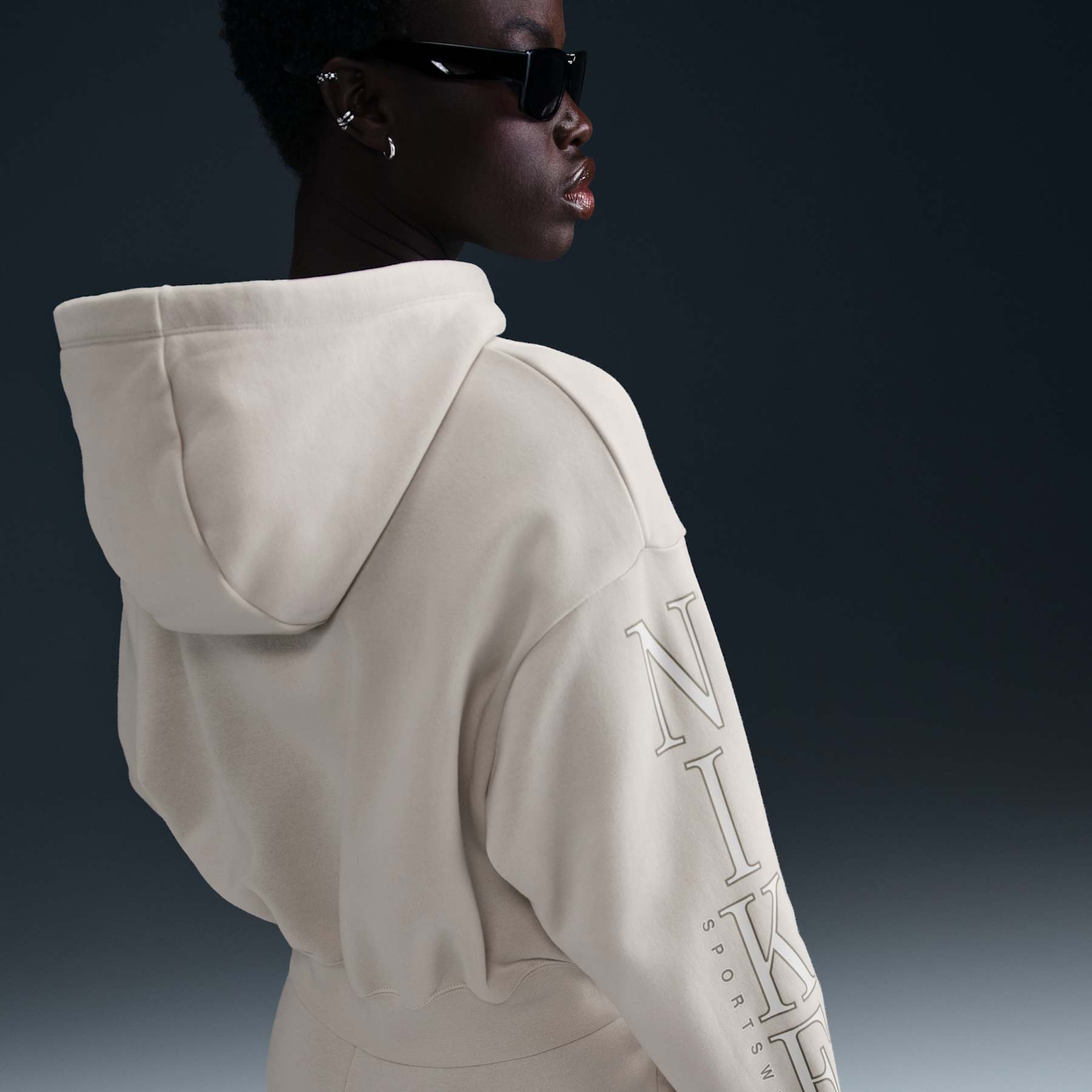 Blusão Nike Sportswear Club Fleece Feminino - Foto 2