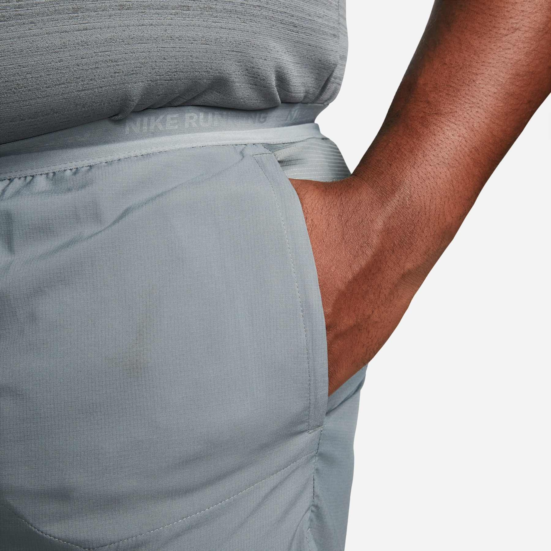 Shorts Nike Dri-FIT Stride Masculino - Foto 12