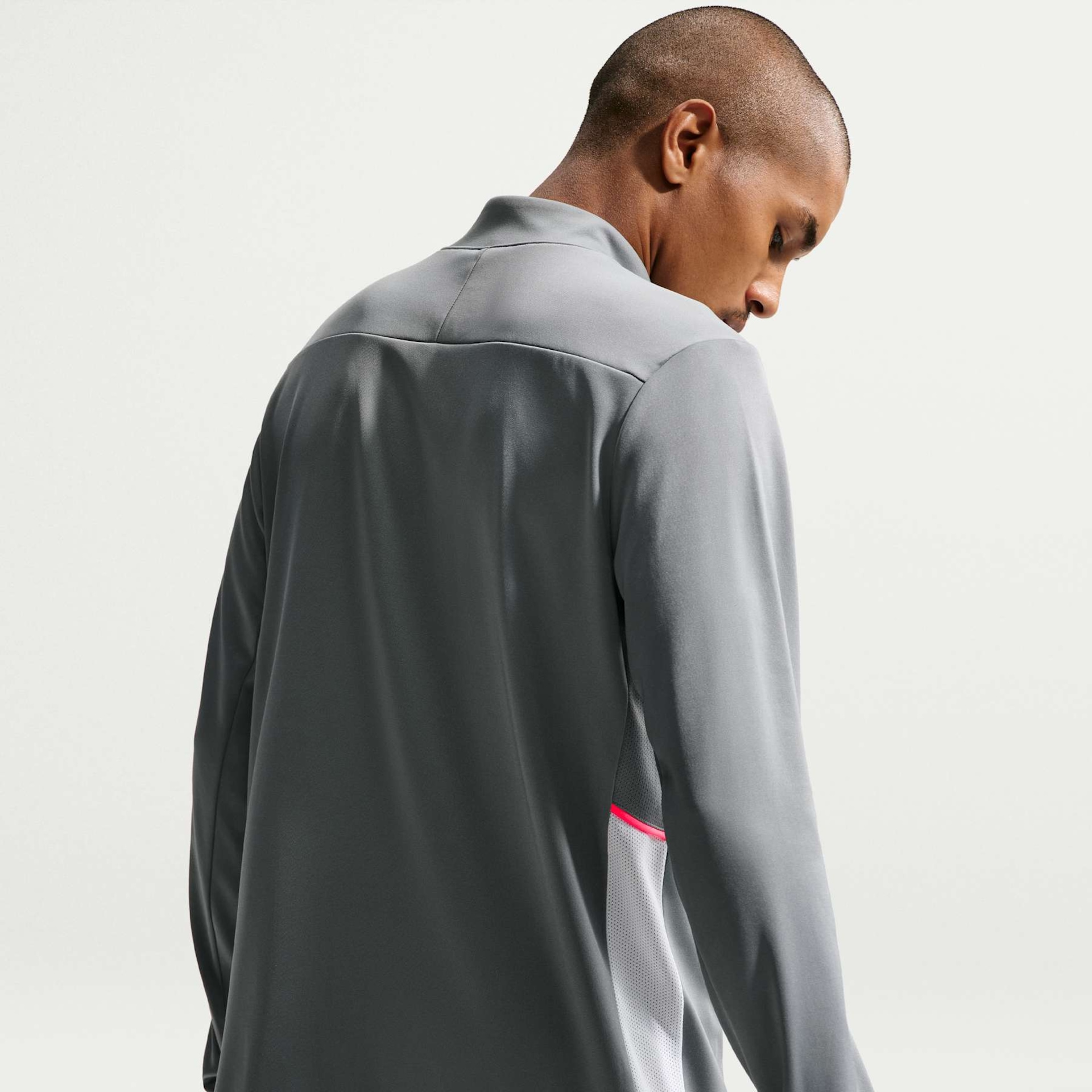 Camiseta Nike Dri-FIT Academy Pro Masculina - Foto 2