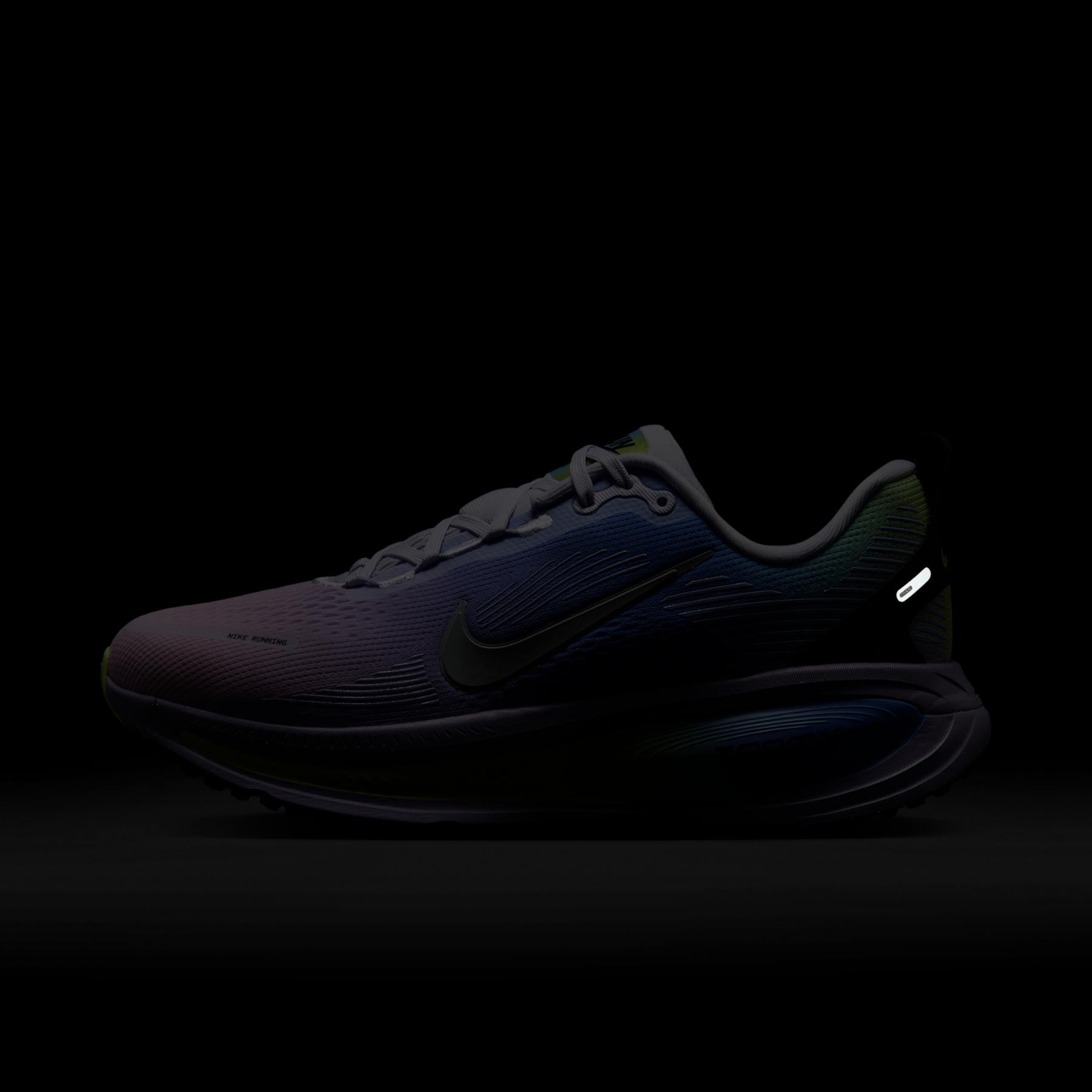 Tênis Nike Vomero 18 SE Feminino - Foto 10