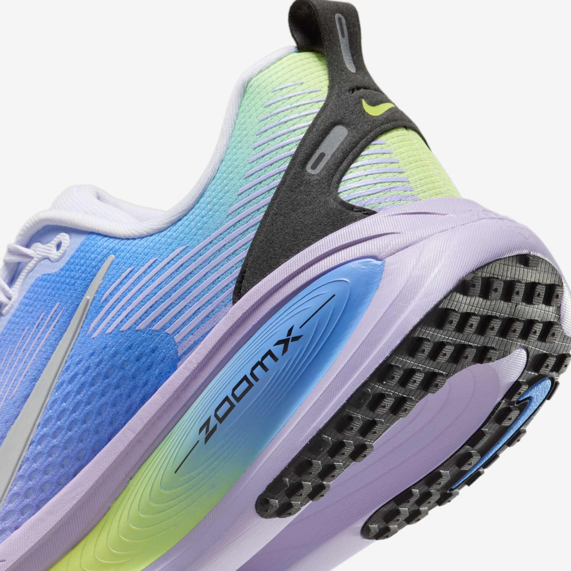 Tênis Nike Vomero 18 SE Feminino - Foto 8