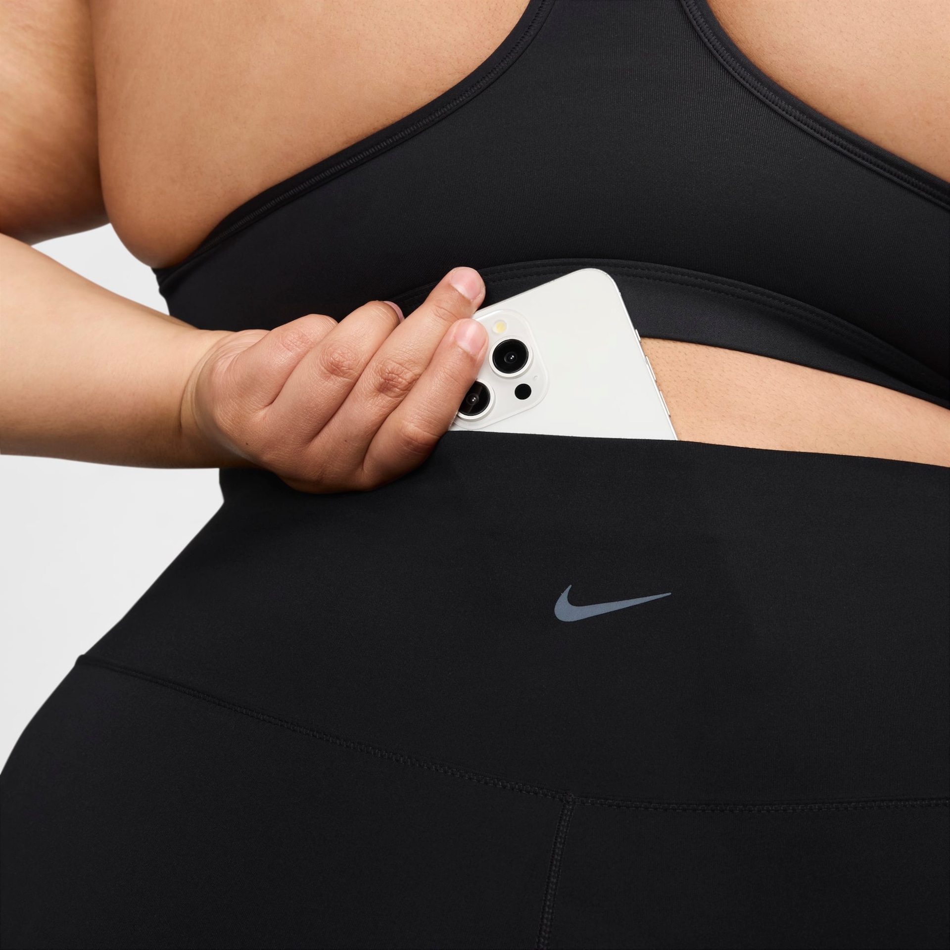 Shorts Nike Dri-FIT One HR 8IN Feminino - Foto 6