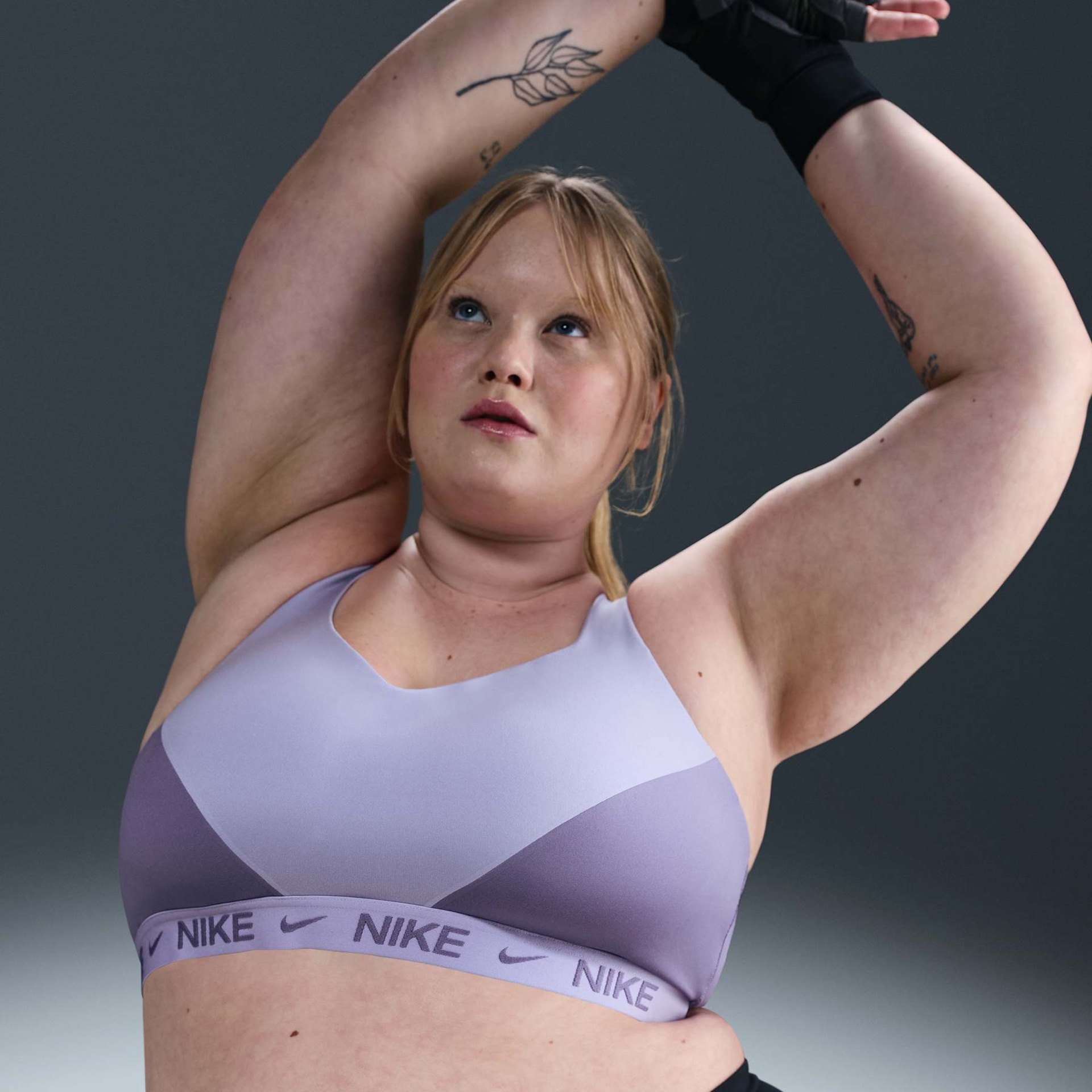 Plus Size - Top Nike Dri-FIT Indy Feminino - Foto 1