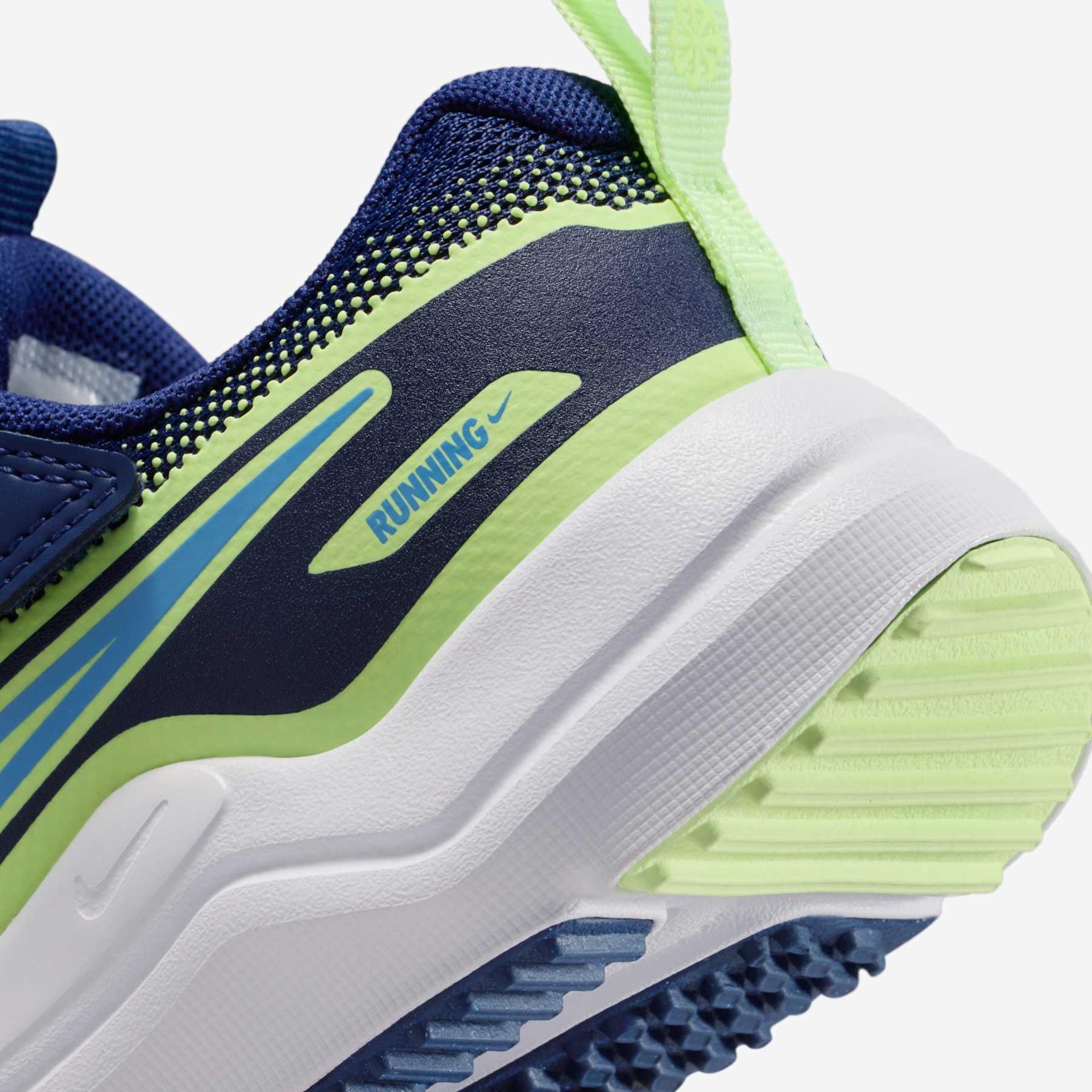 Tênis Nike Cosmic Runner Infantil - Foto 8