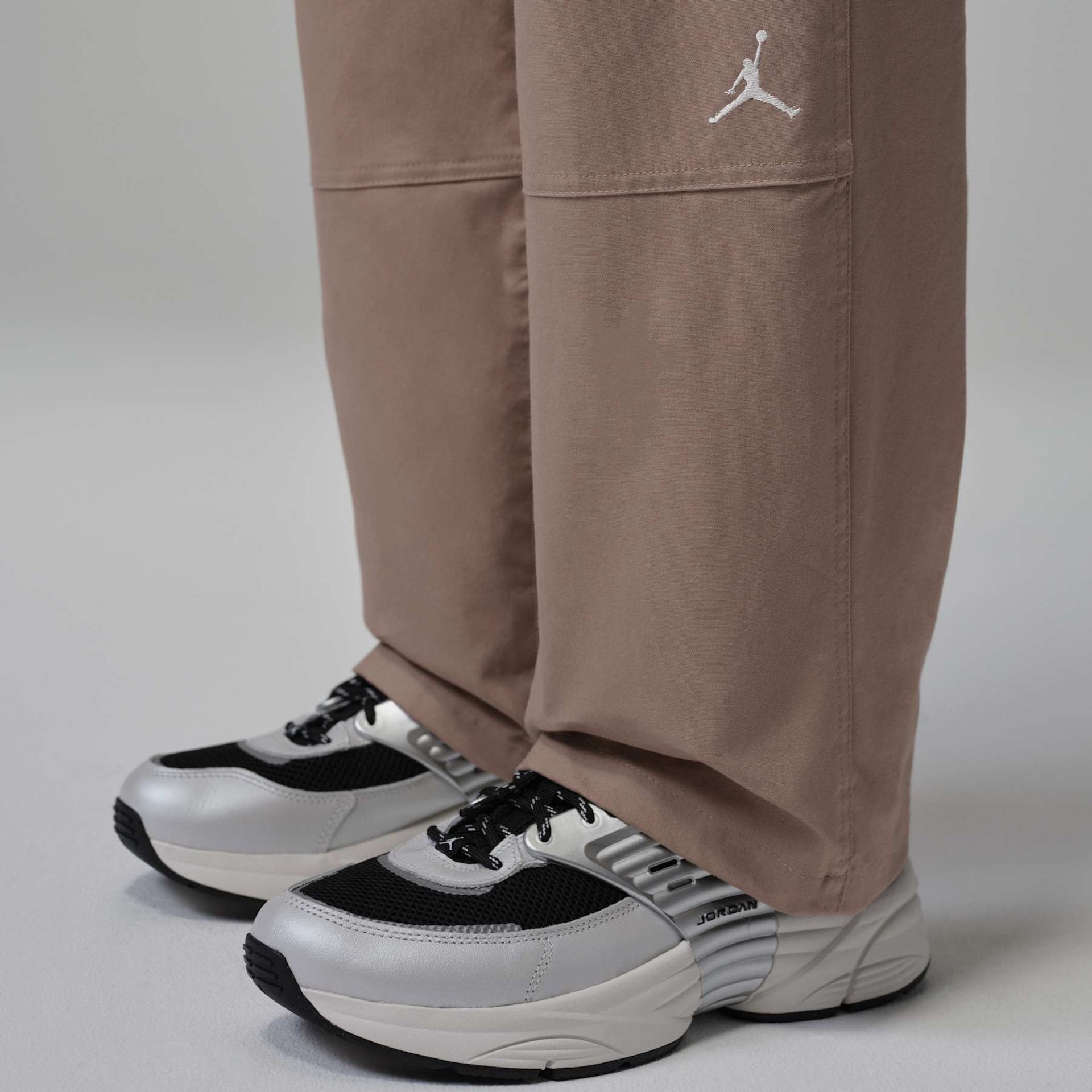 Calça Jordan Essentials Woven Masculina - Foto 6
