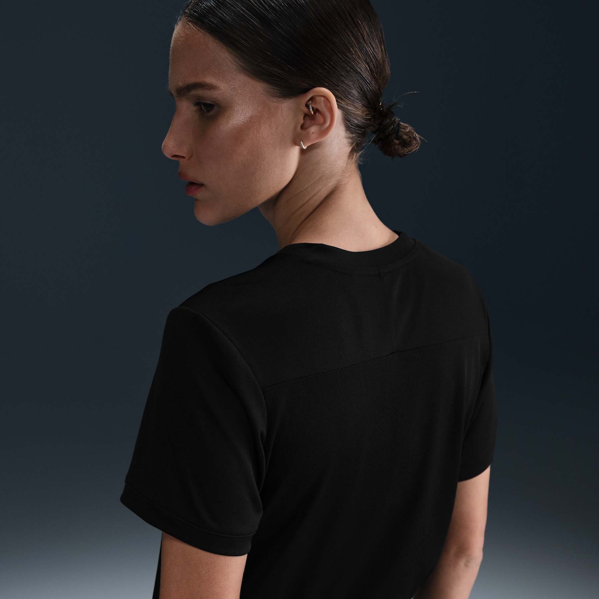 Camiseta Nike Dri-FIT Academy Feminina - Foto 2