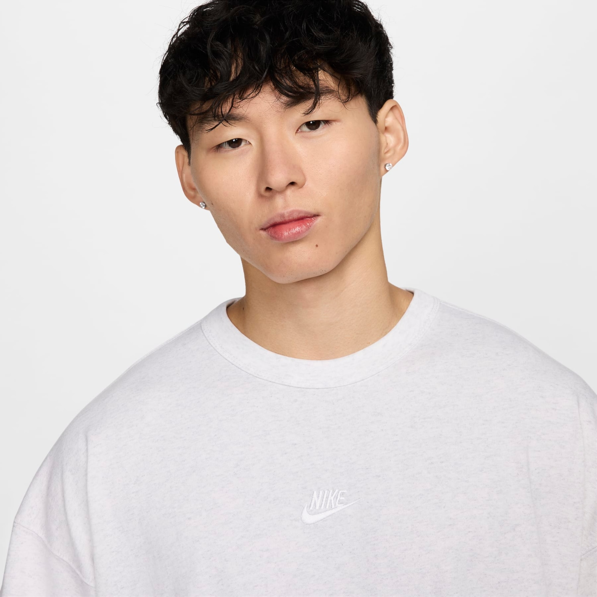 Camiseta Nike Sportswear Premium Masculina - Foto 3