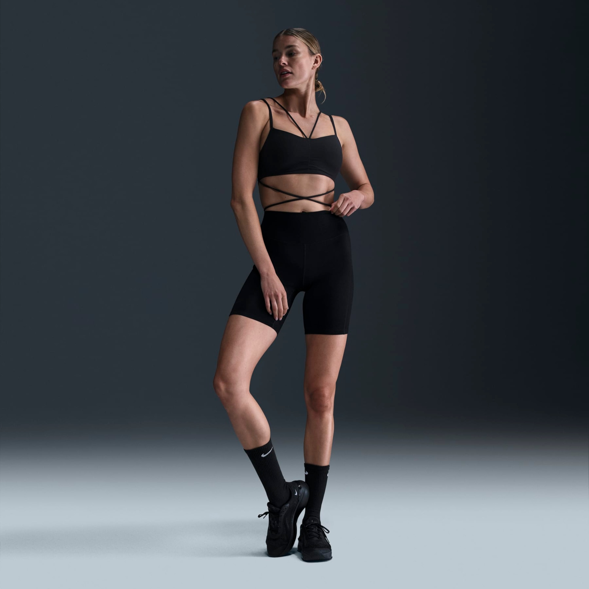 Top Nike Indy Strapy Feminino - Foto 5