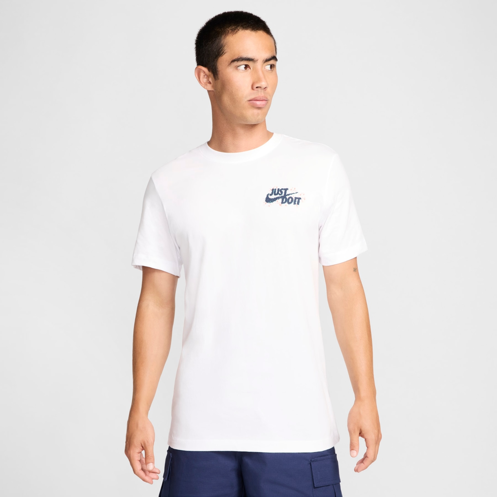 Camiseta Nike Sportswear JDI Masculina - Foto 2
