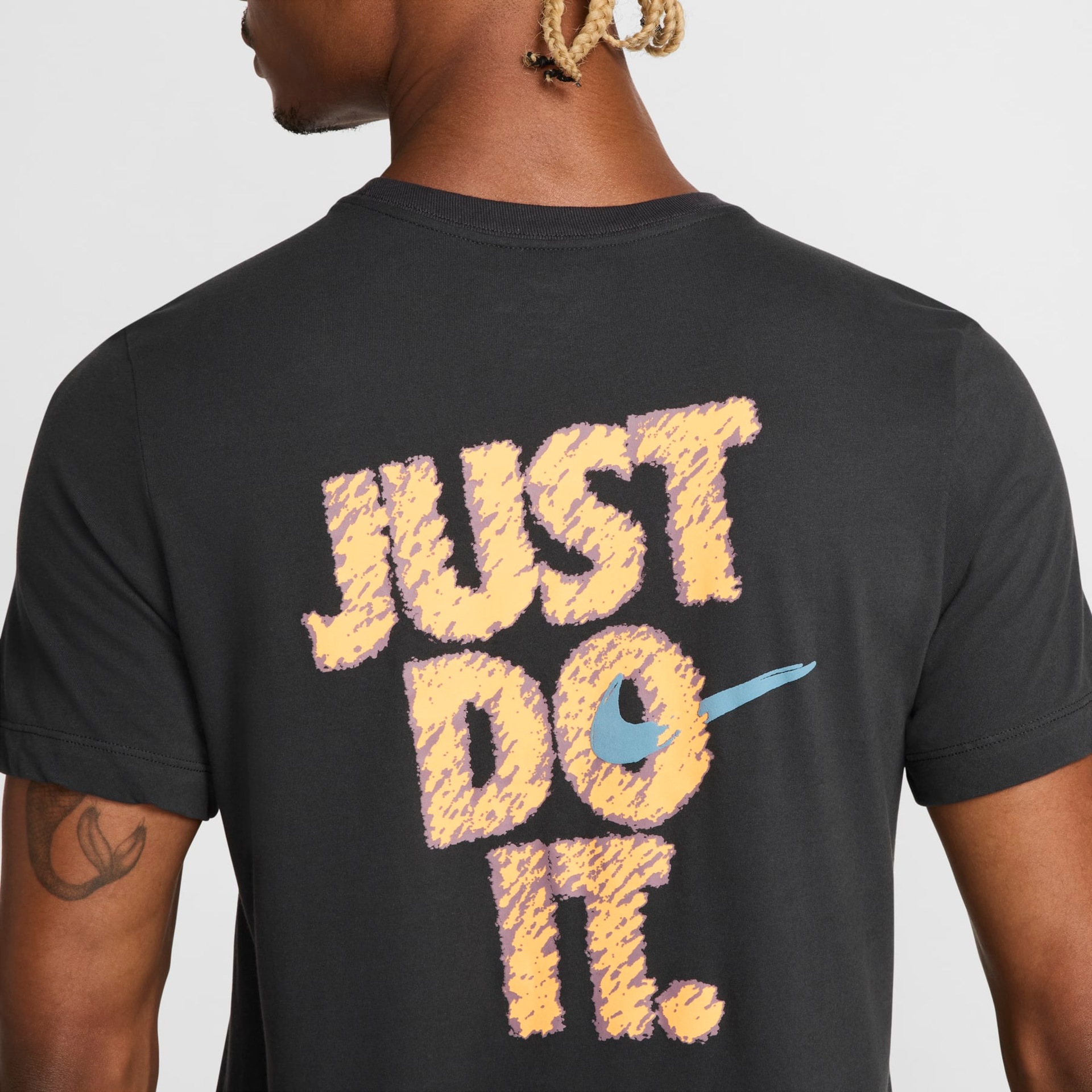Camiseta Nike Sportswear JDI Masculina - Foto 4