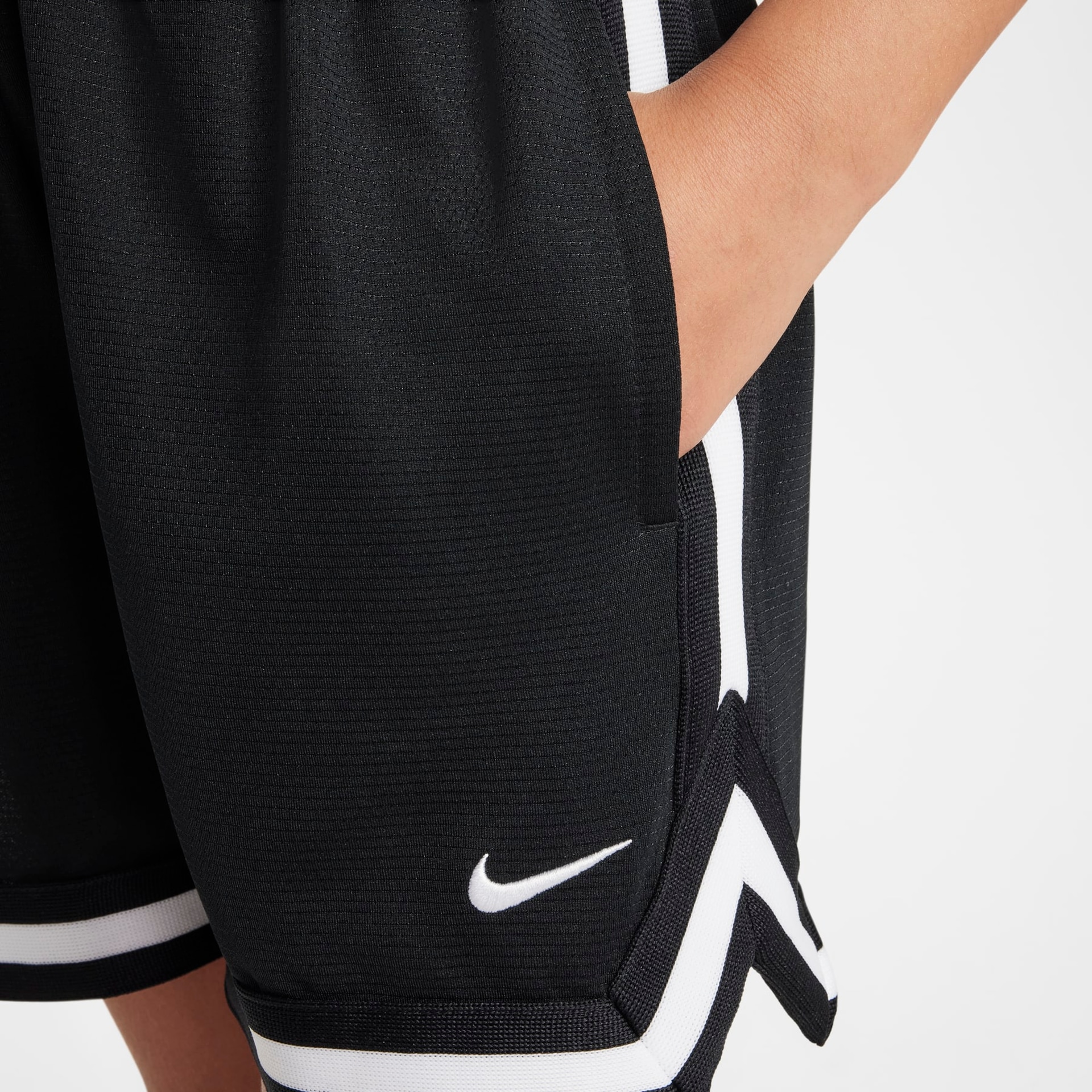 Shorts Nike Dri-FIT DNA 5In Infantil - Foto 6