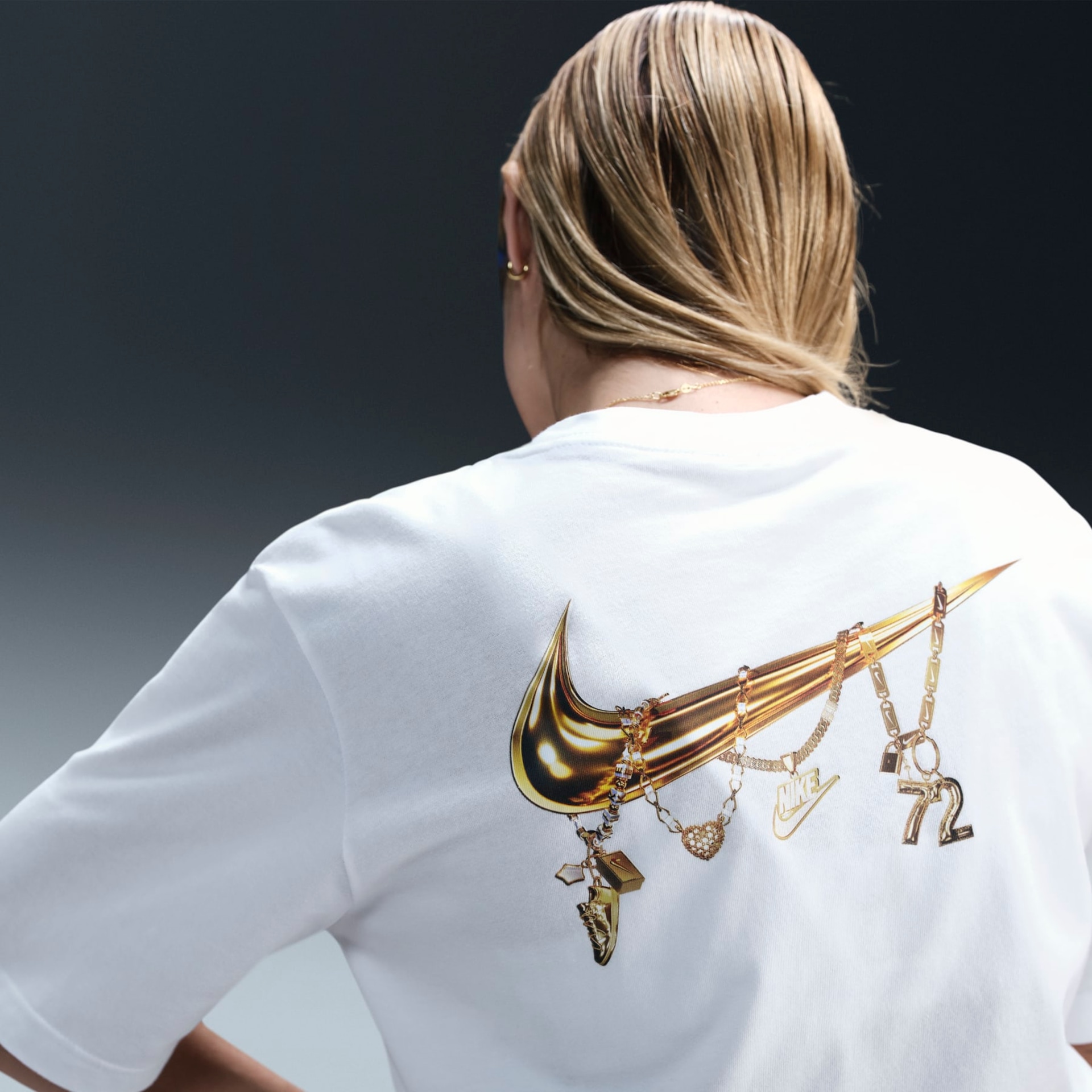 Camiseta Nike Sportswear Feminina - Foto 3