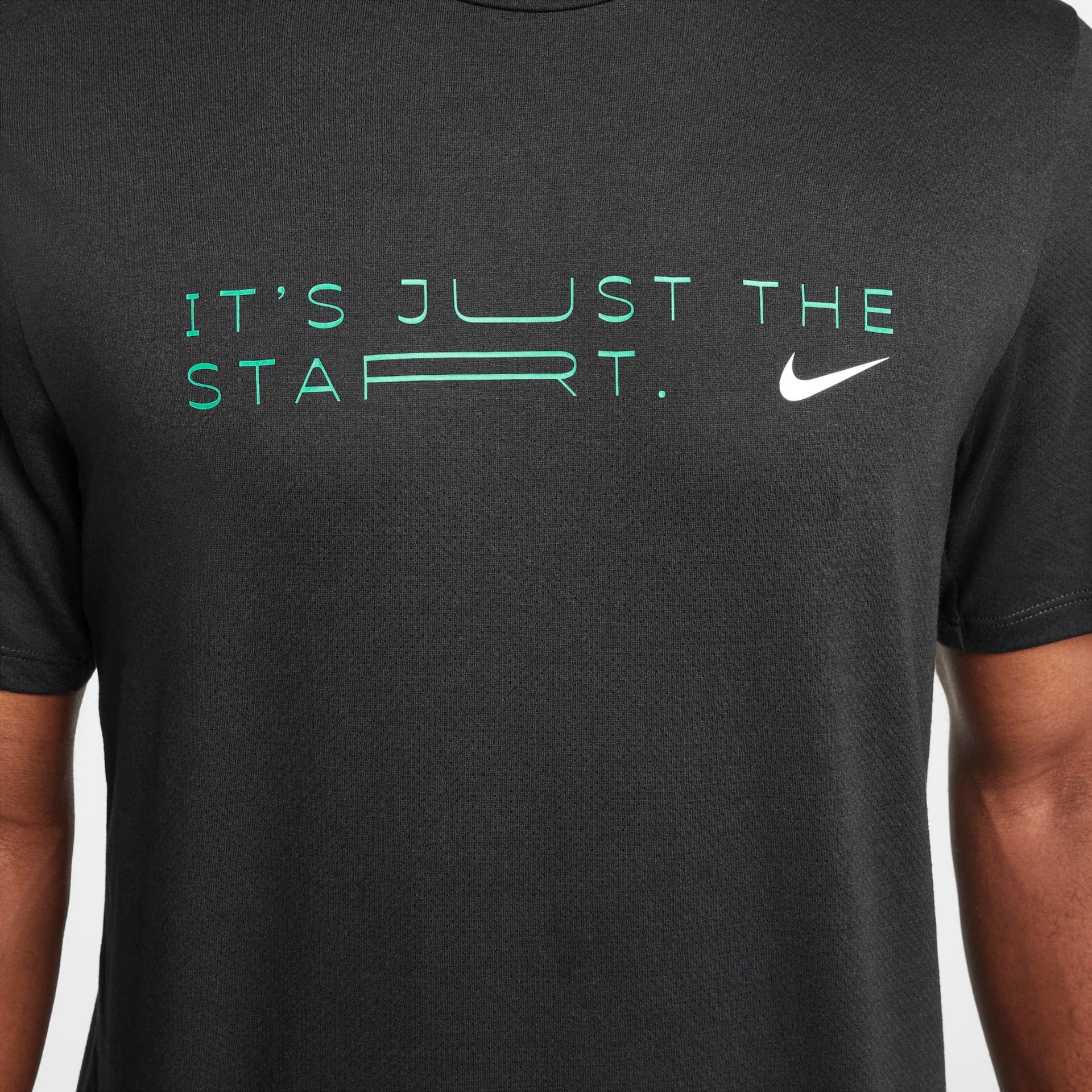 Camiseta Nike Dri-FIT Rise365 Masculina - Foto 4