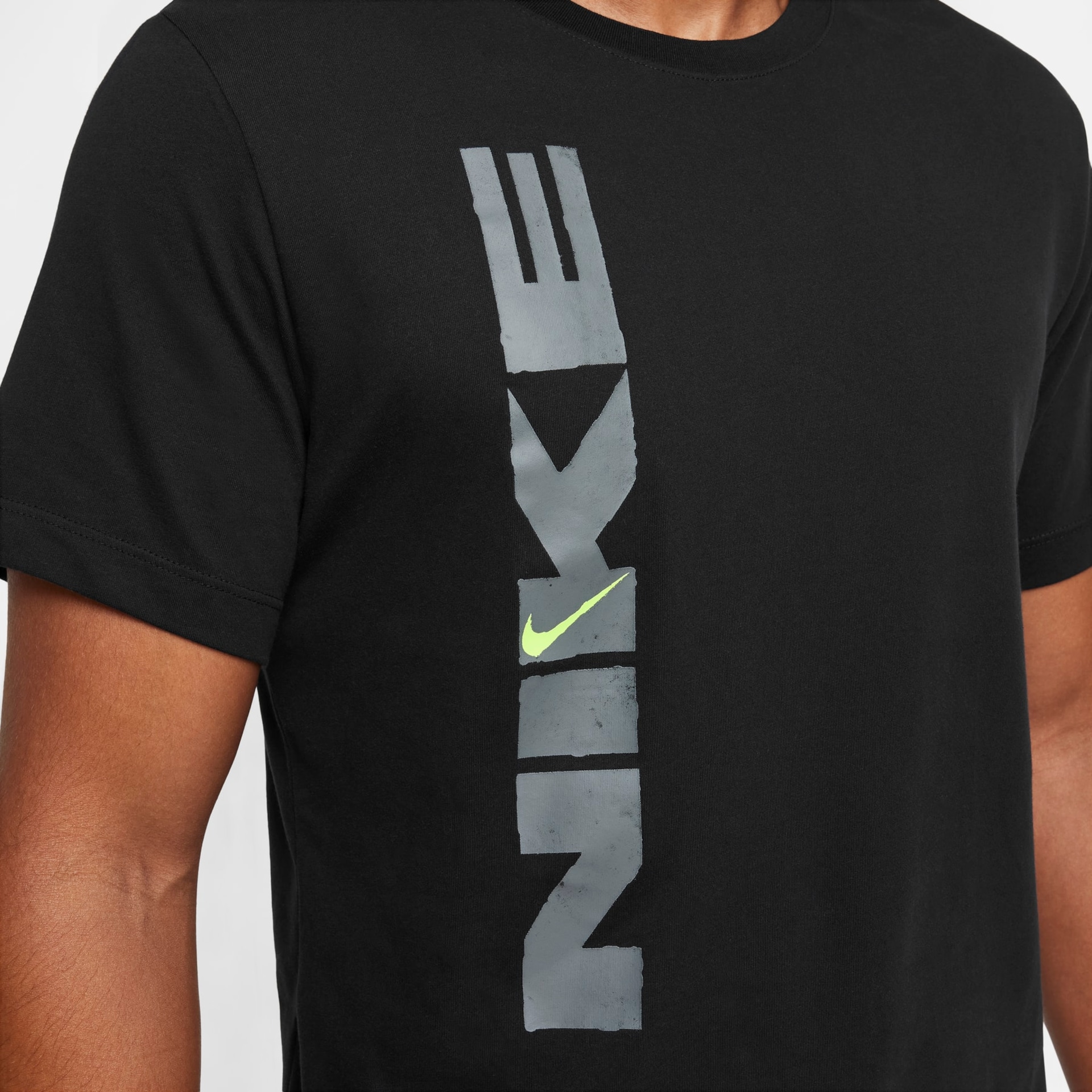 Camiseta Nike Dri-FIT Vintage Fitness Masculina - Foto 4