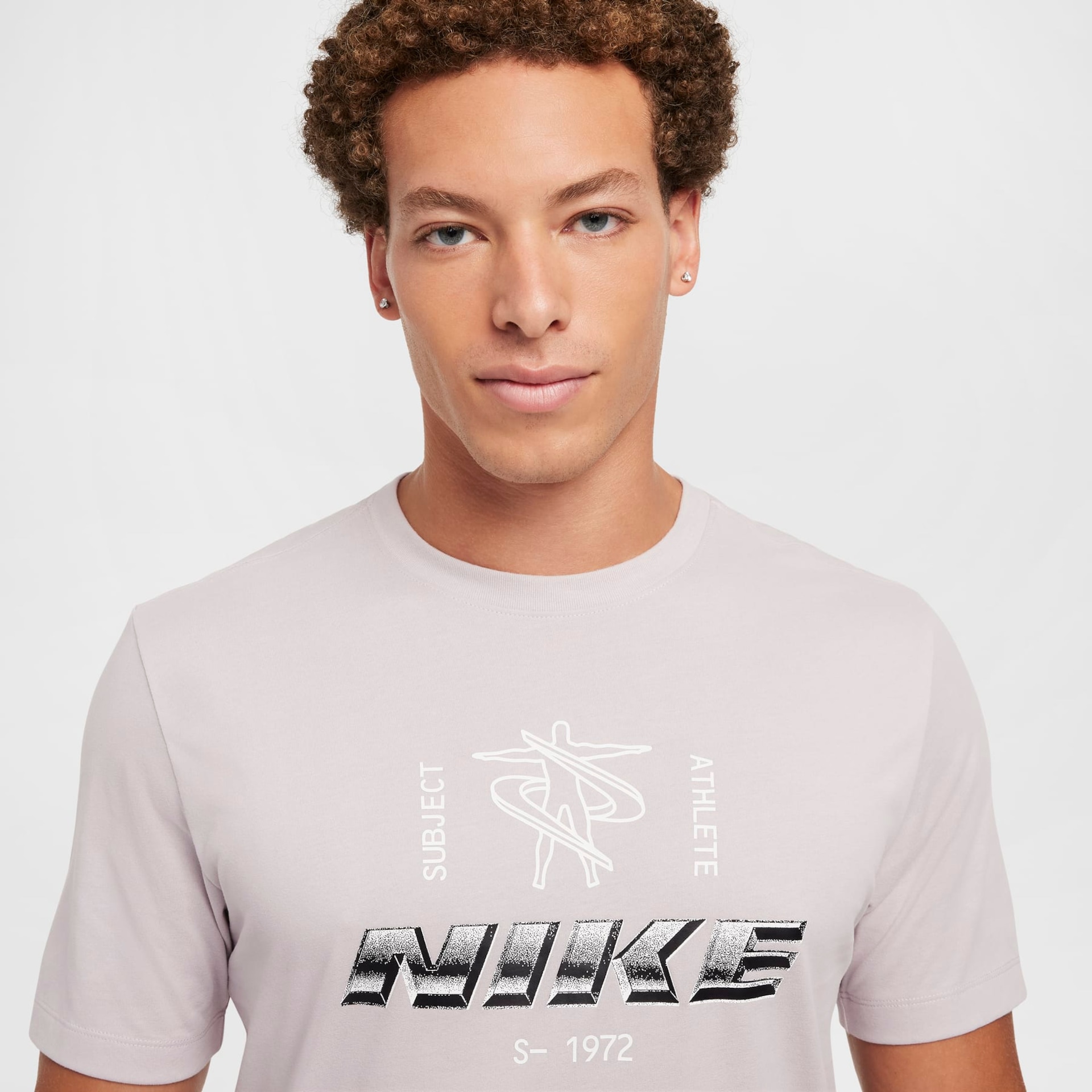 Camiseta Nike Fri-FIT GFX Masculina - Foto 3