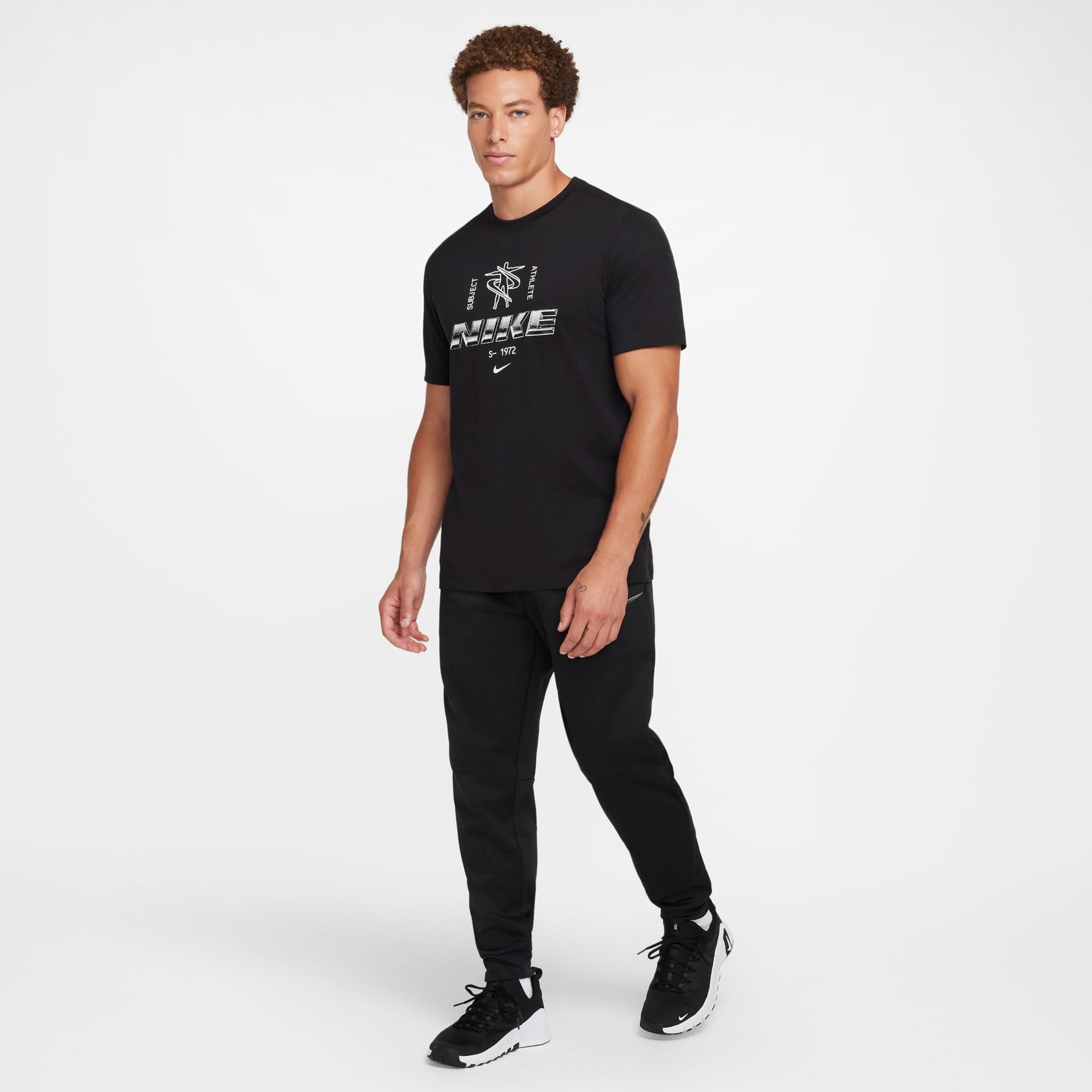 Camiseta Nike Fri-FIT GFX Masculina - Foto 5