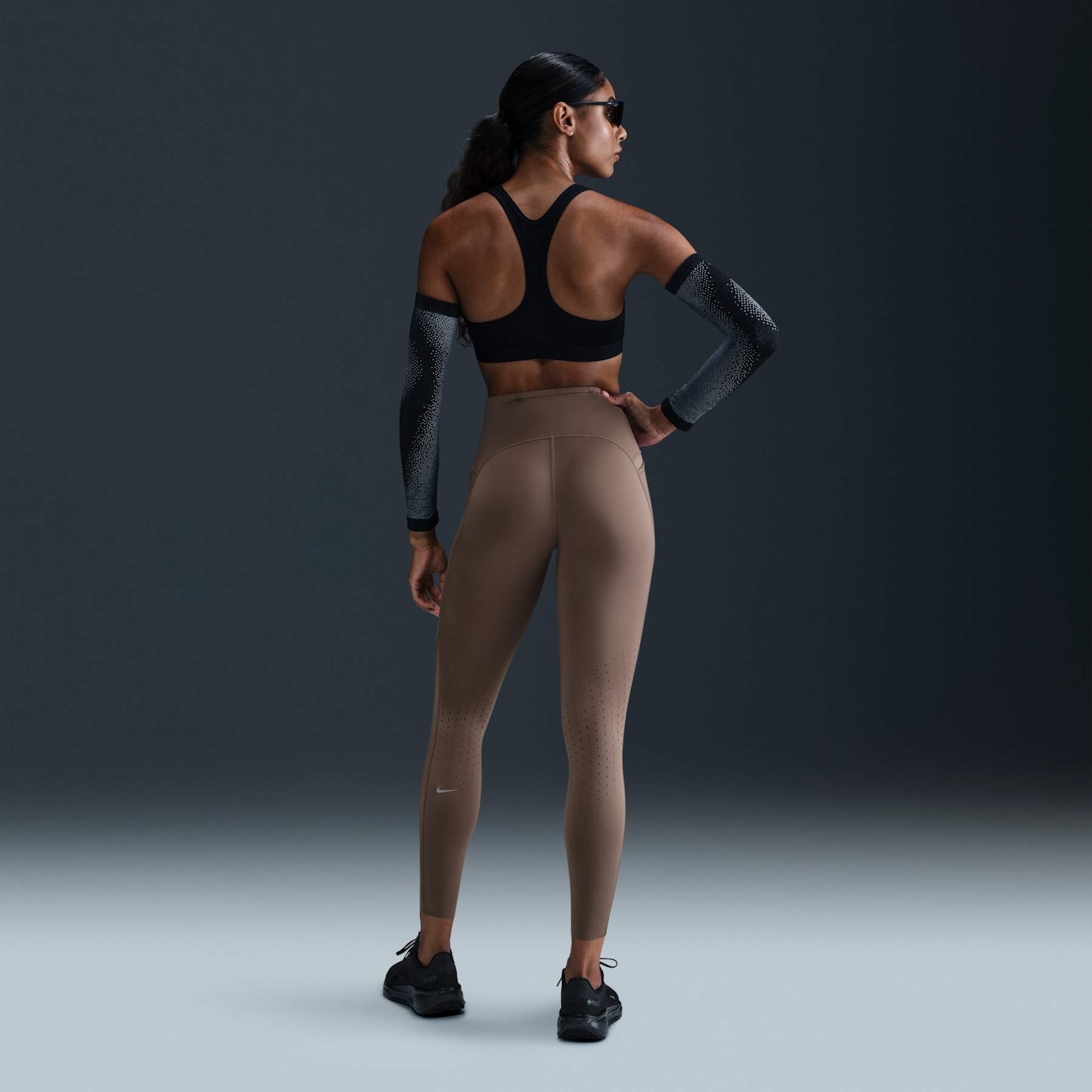 Legging Nike Dri-FIT Swift Feminina - Foto 4