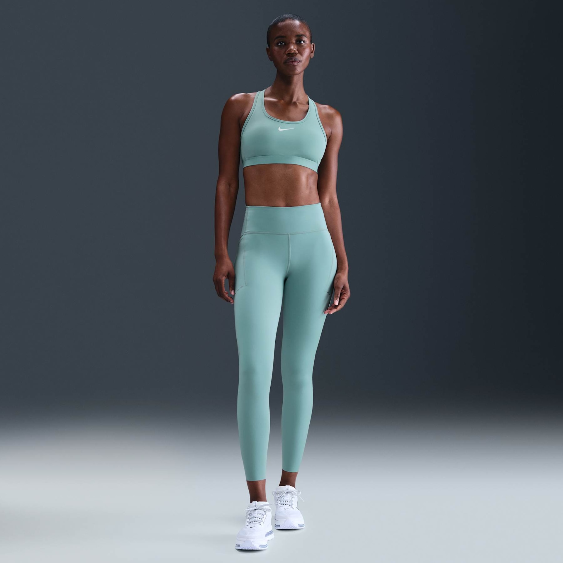 Legging Nike Dri-FIT Swift Feminina - Foto 1