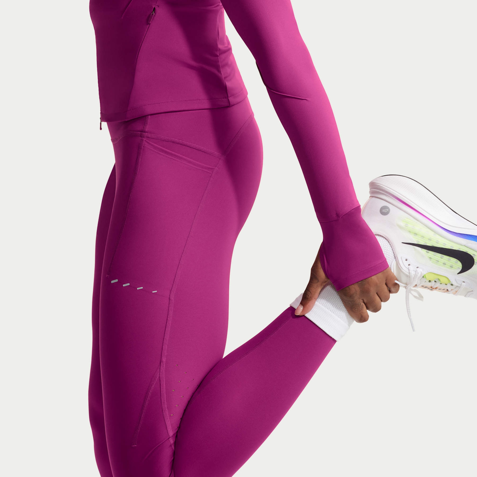 Legging Nike Dri-FIT Swift Feminina - Foto 7