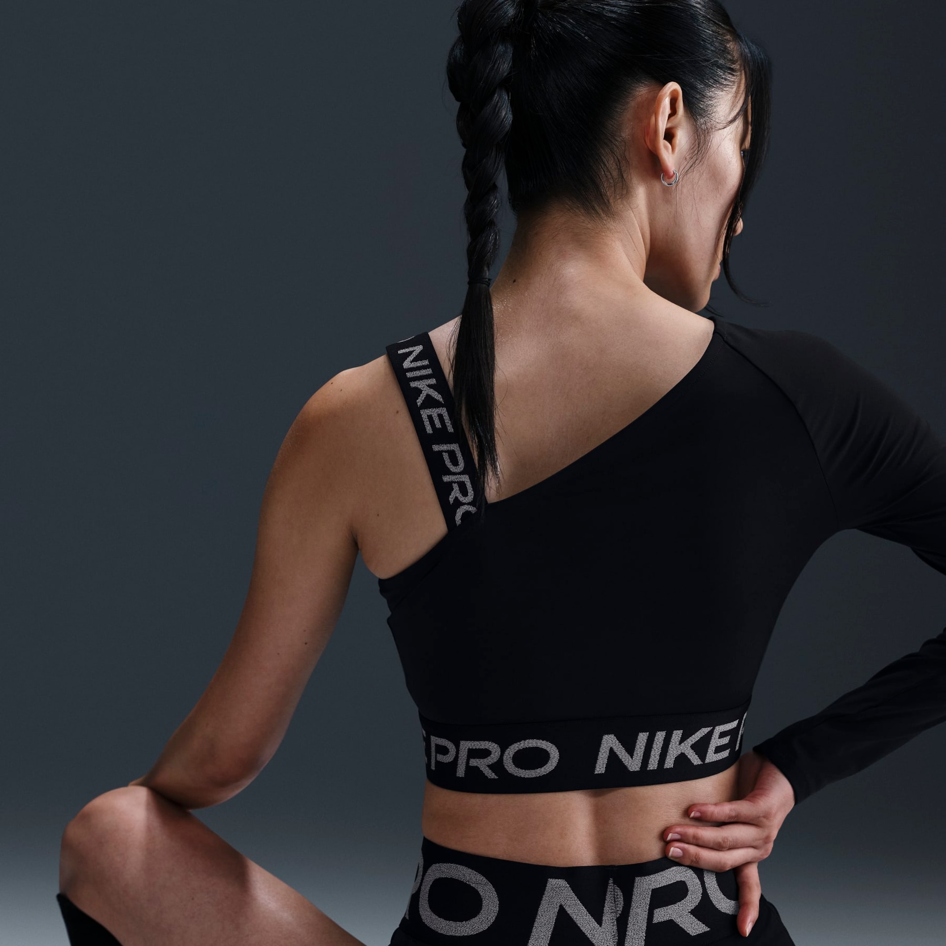 Camiseta Nike Pro Cropped Shine Feminina - Foto 3