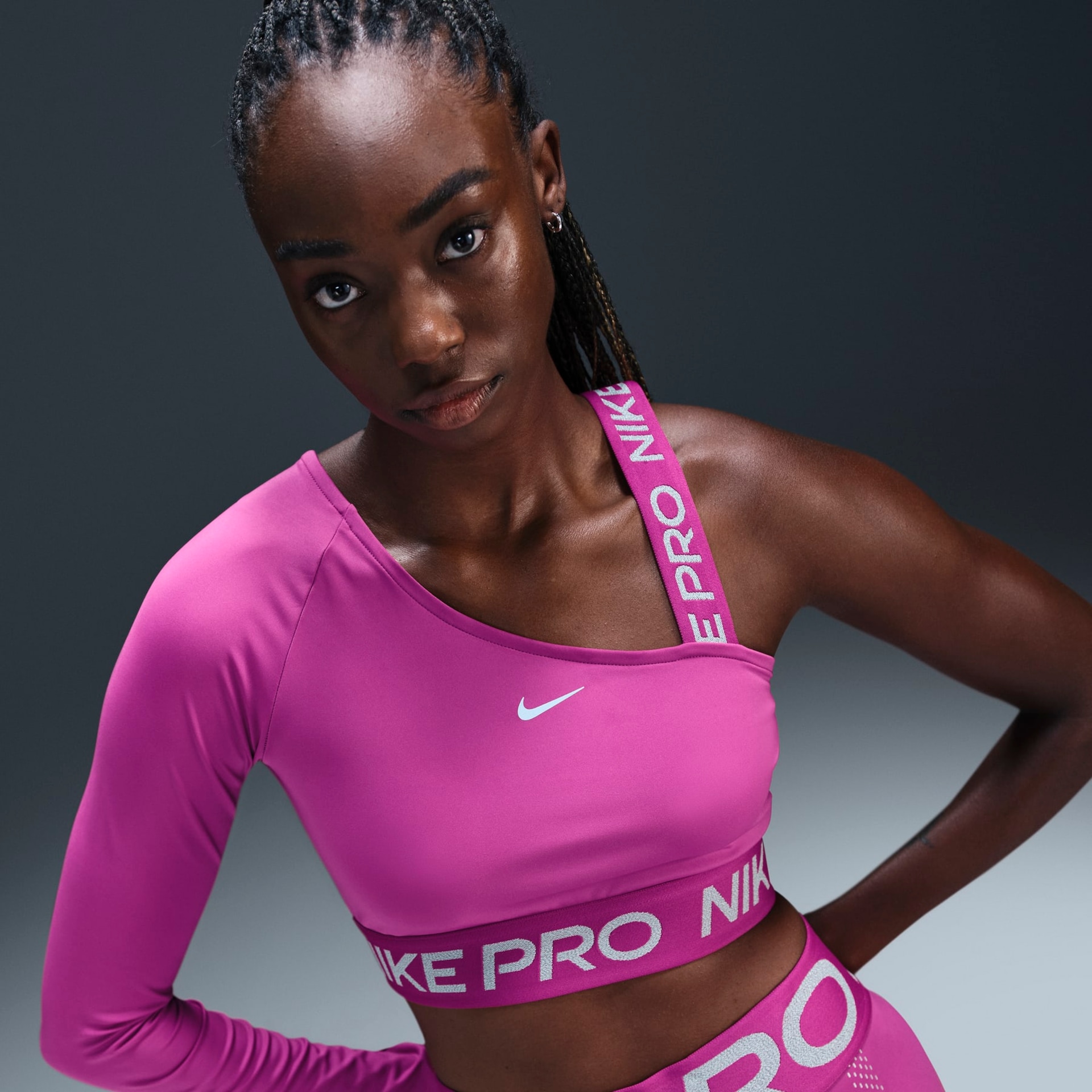 Camiseta Nike Pro Cropped Shine Feminina - Foto 1