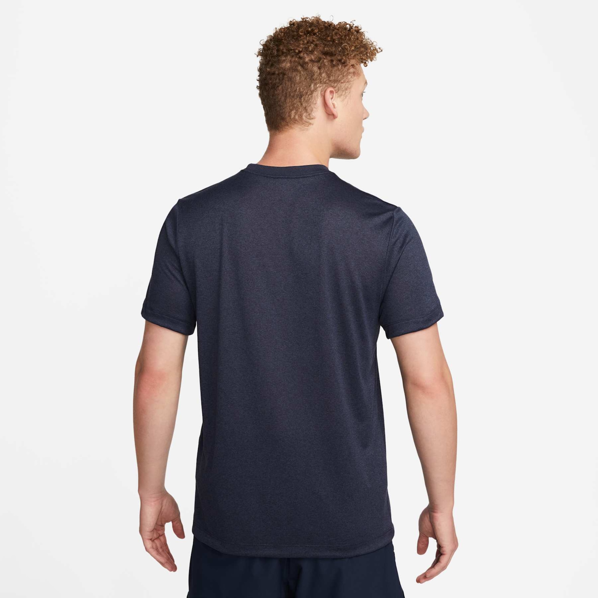 Camiseta Nike Dri-FIT Seasonal Masculina - Foto 2