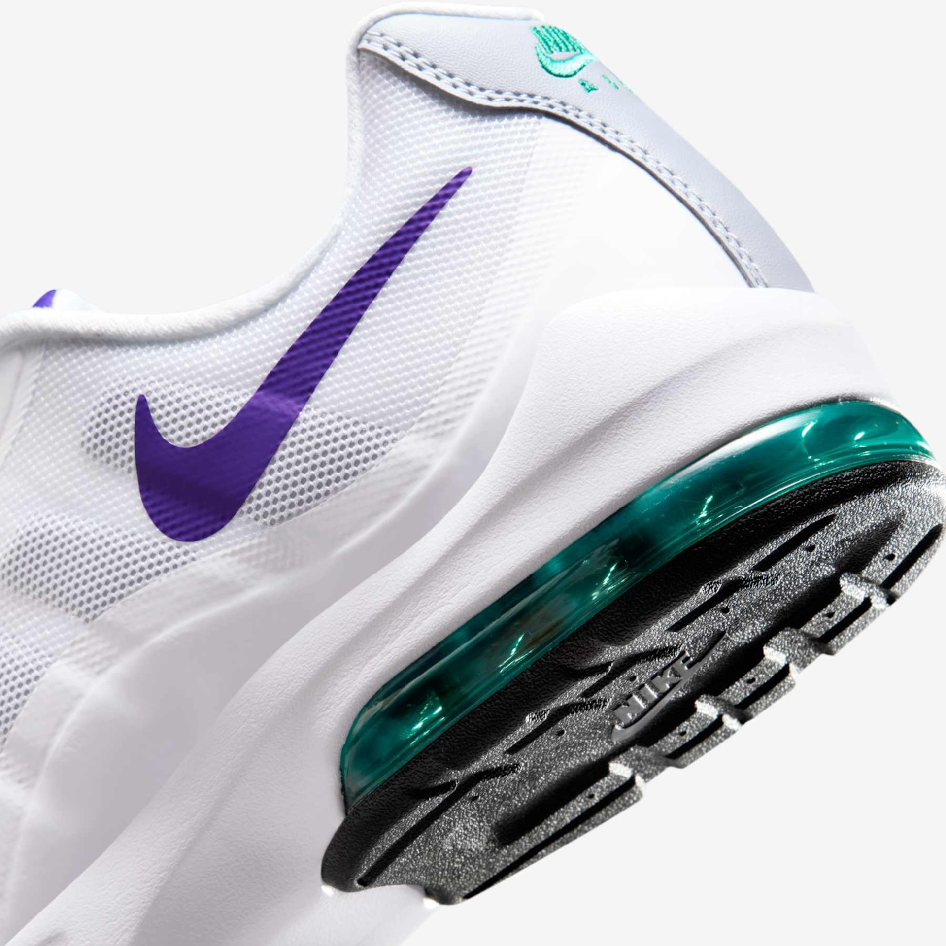 Tênis Nike Air Max Invigor Feminino - Foto 8