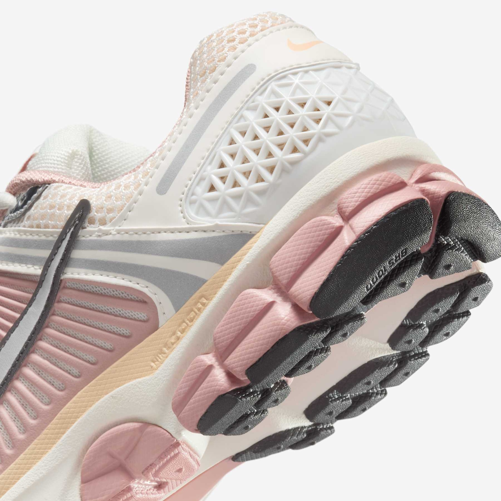 Tênis Nike Zoom Vomero 5 Feminino - Foto 8