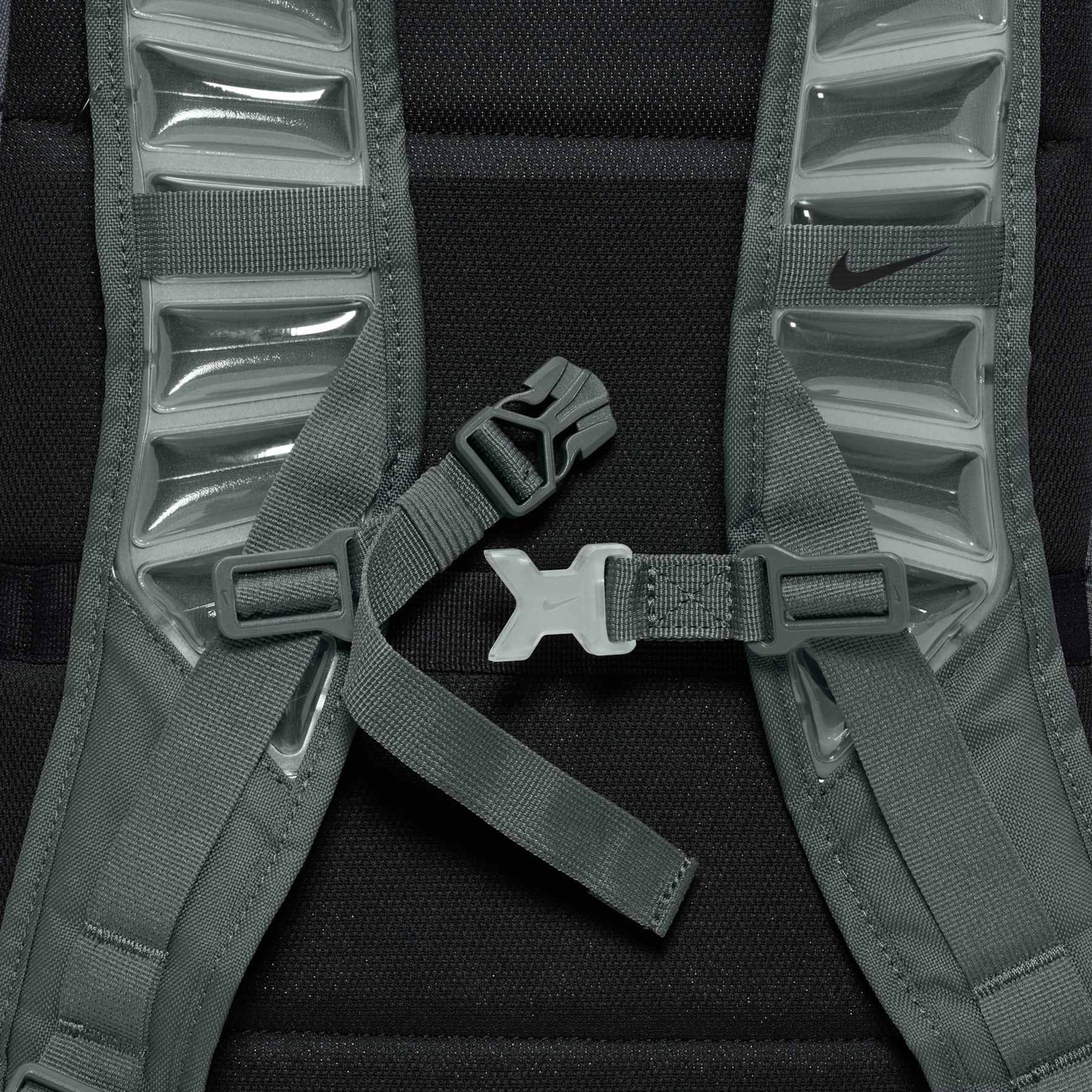 Mochila Nike Varsity Elite Unissex - Foto 9