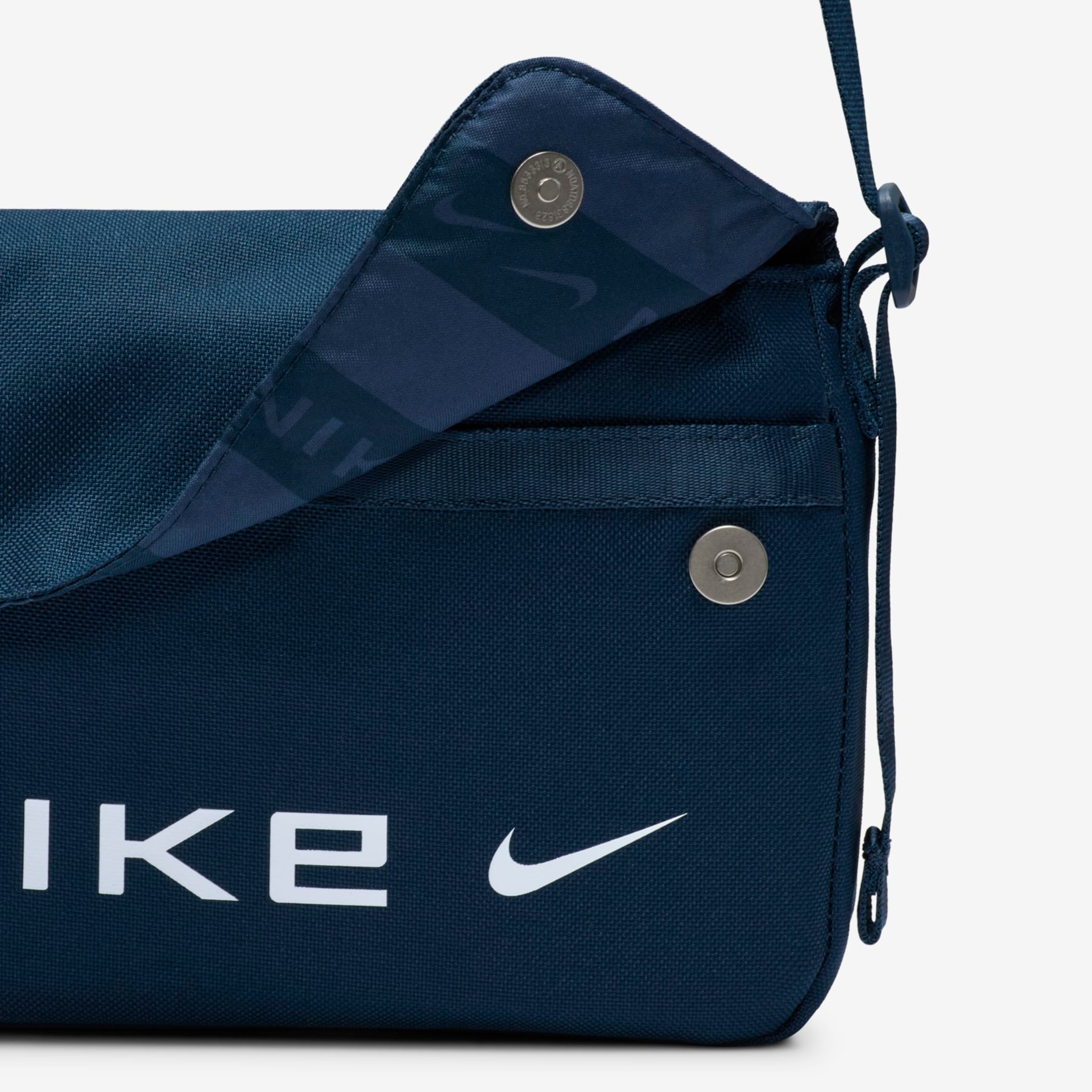 Bolsa Transversal Nike Sportswear Futura 365 Feminina - Foto 7