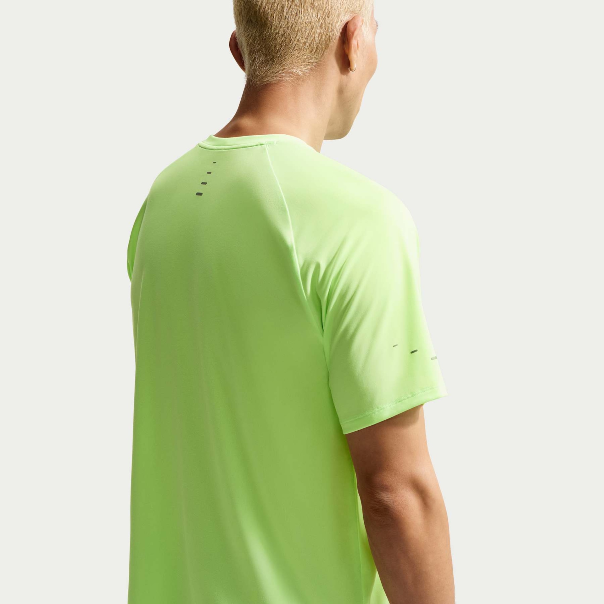 Camiseta Nike Dri-FIT Advance Masculina - Foto 2
