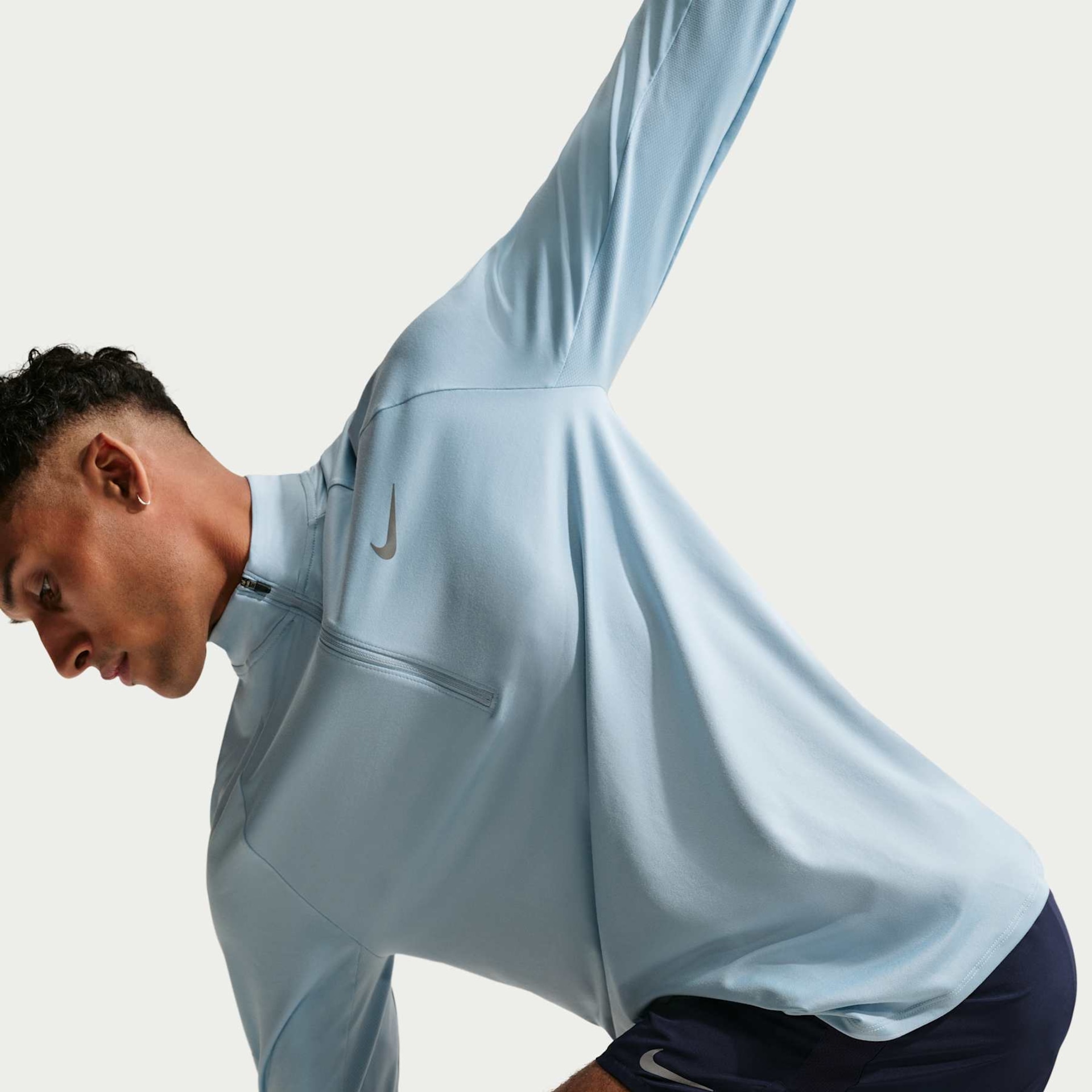 Camiseta Nike Stride Masculina - Foto 3